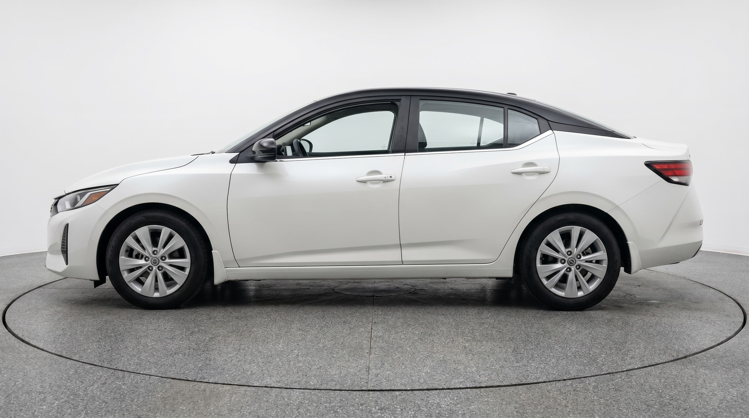 Thumbnail: 2025 Nissan Sentra - 4
