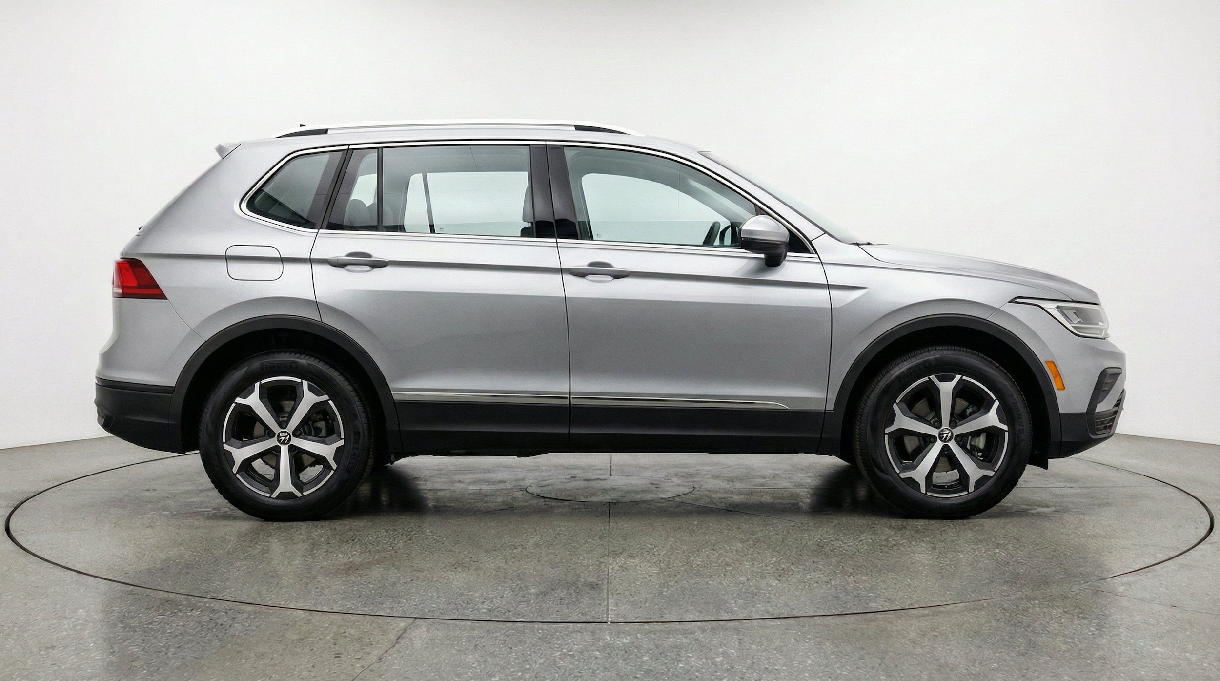 Thumbnail: 2026 Volkswagen Tiguan - 10