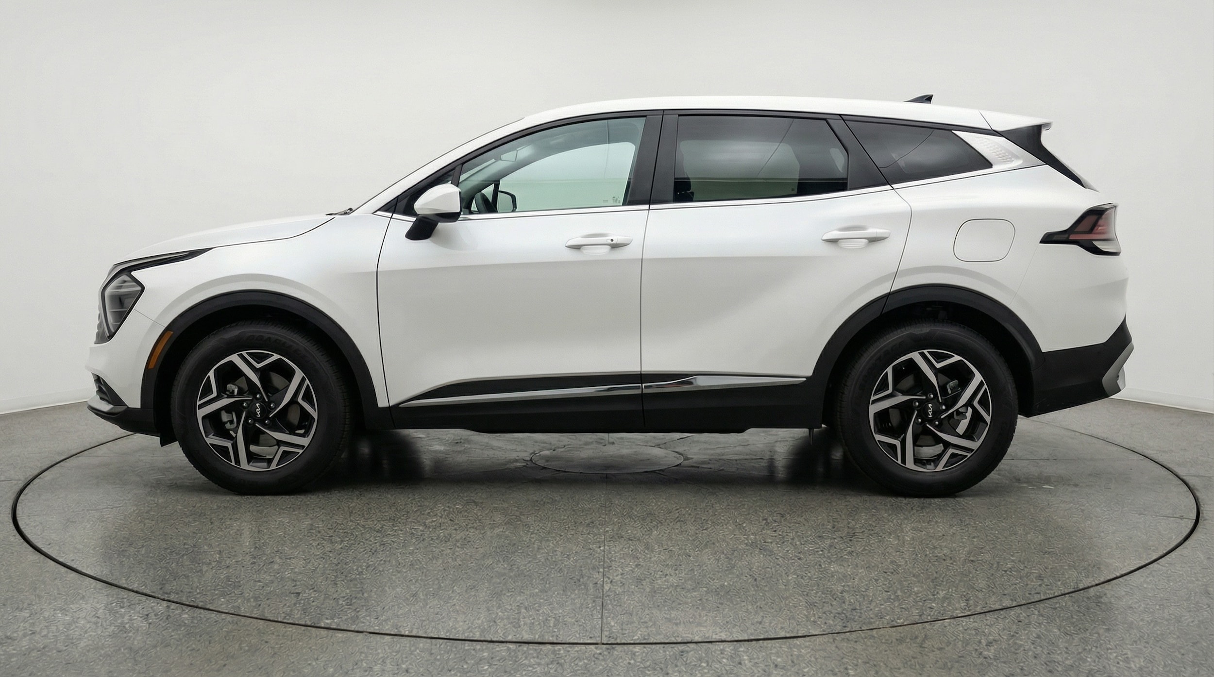 Thumbnail: 2025 Kia Sportage - 4