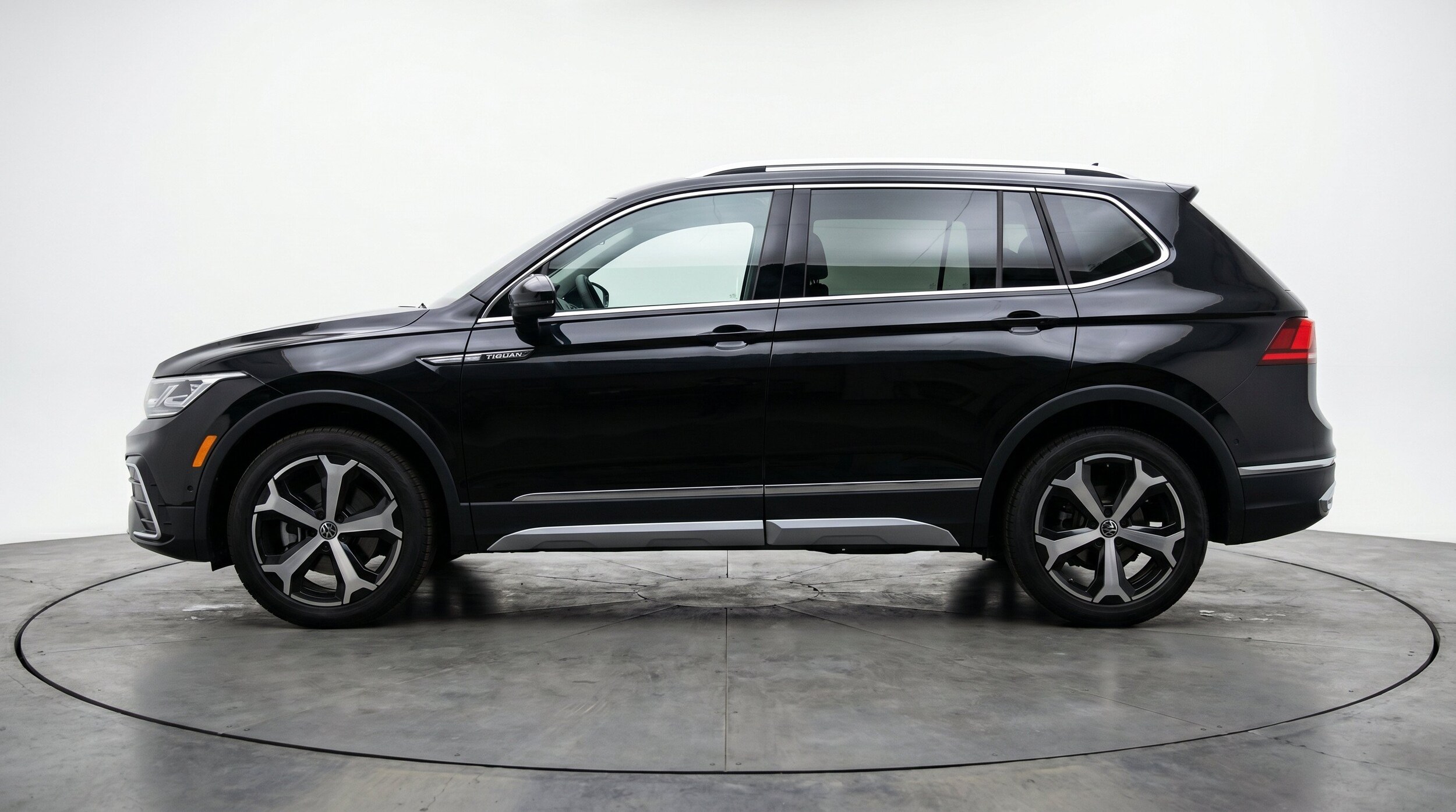 Thumbnail: 2026 Volkswagen Tiguan - 5