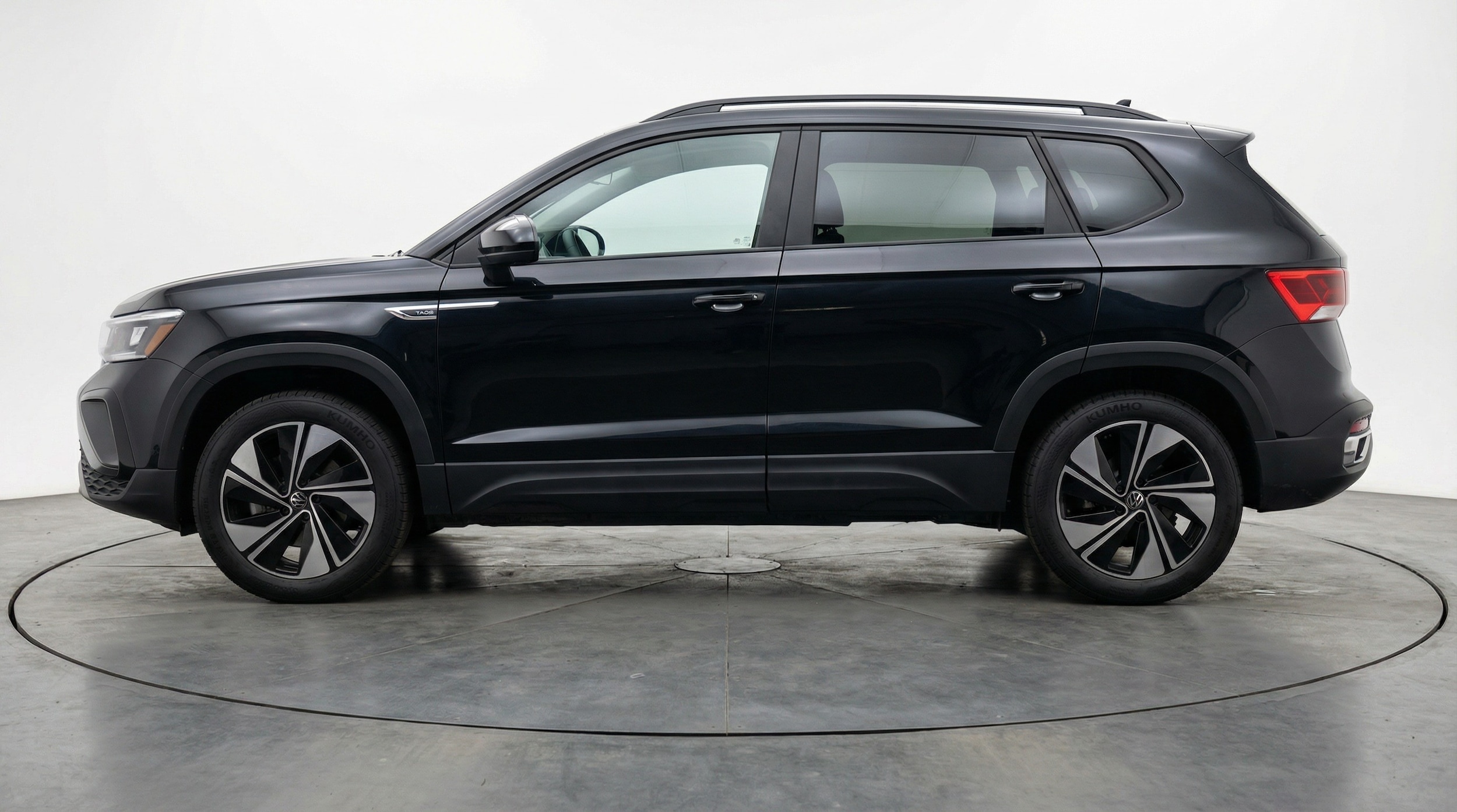 Thumbnail: 2025 Volkswagen Taos - 4