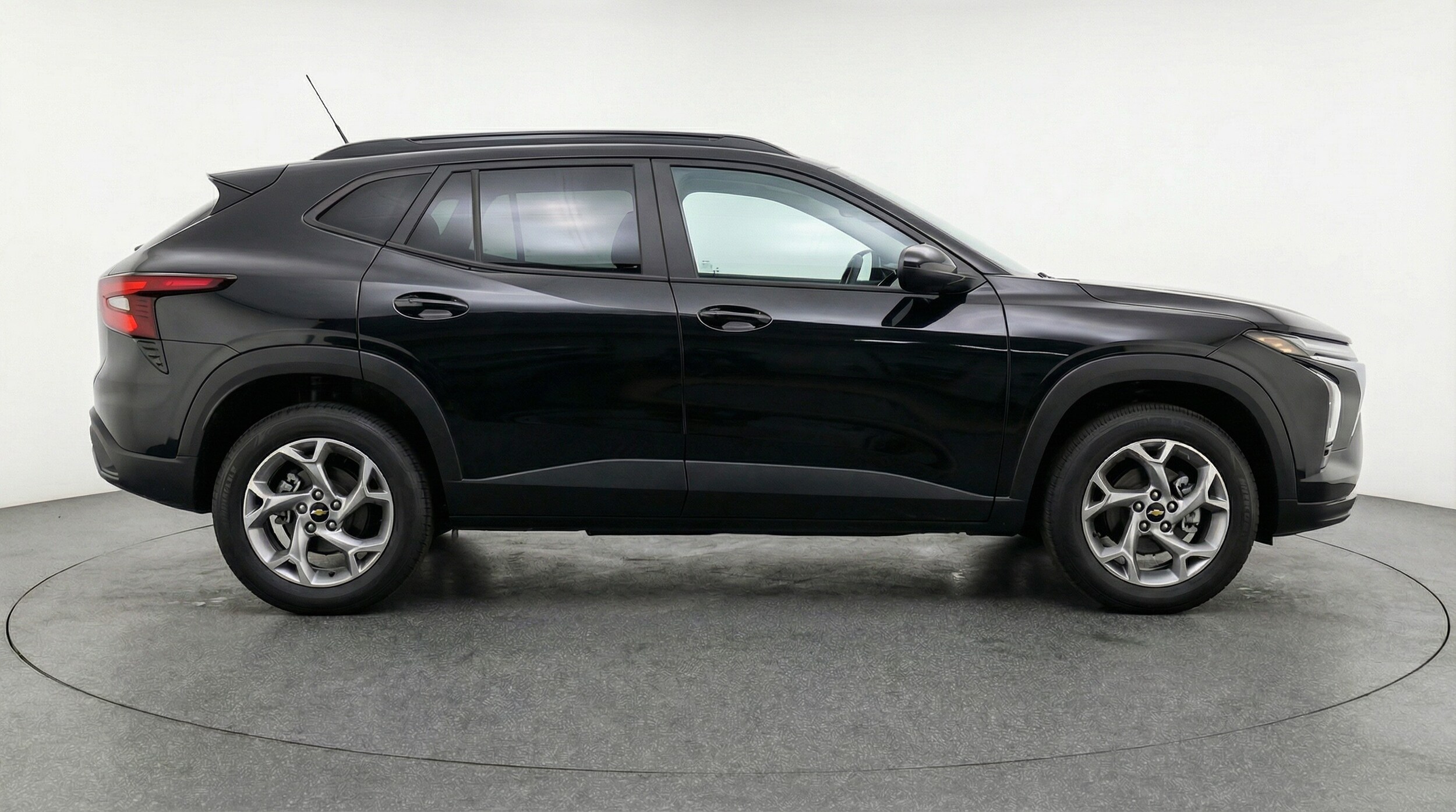 Thumbnail: 2025 Chevrolet Trax - 8