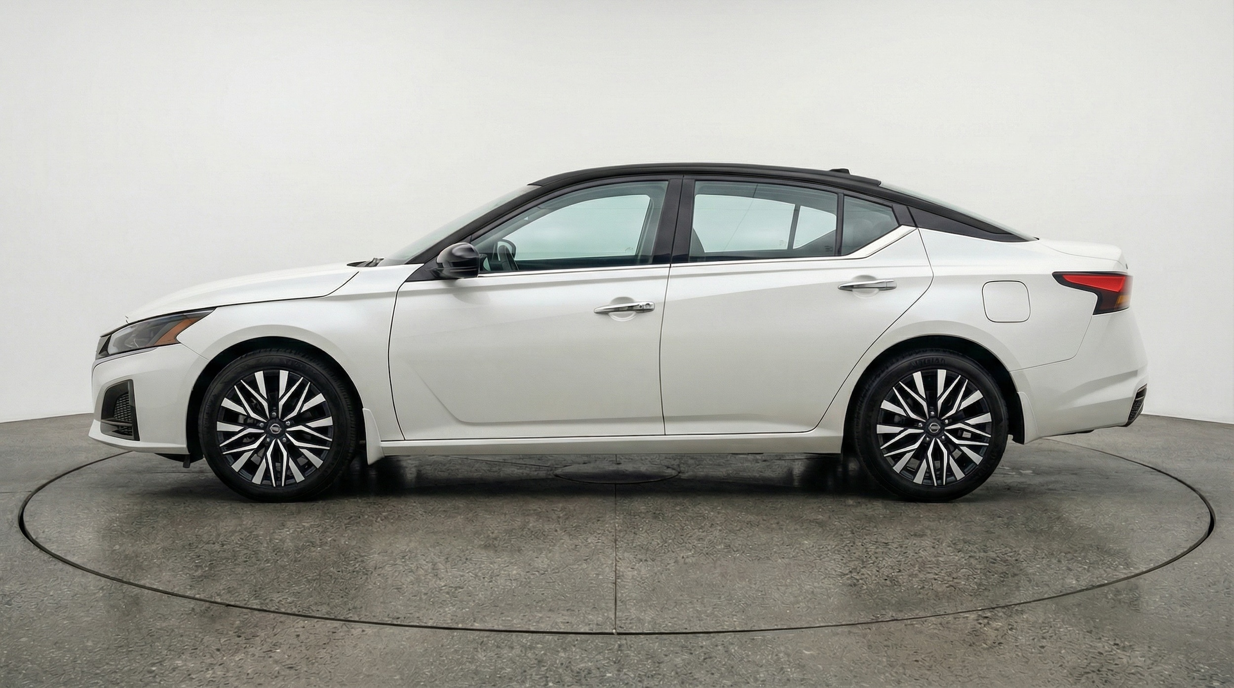 Thumbnail: 2025 Nissan Altima - 4