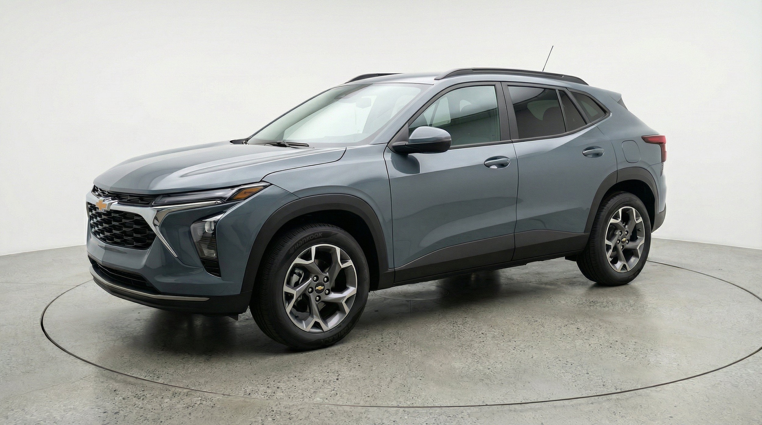 Thumbnail: 2025 Chevrolet Trax - 3