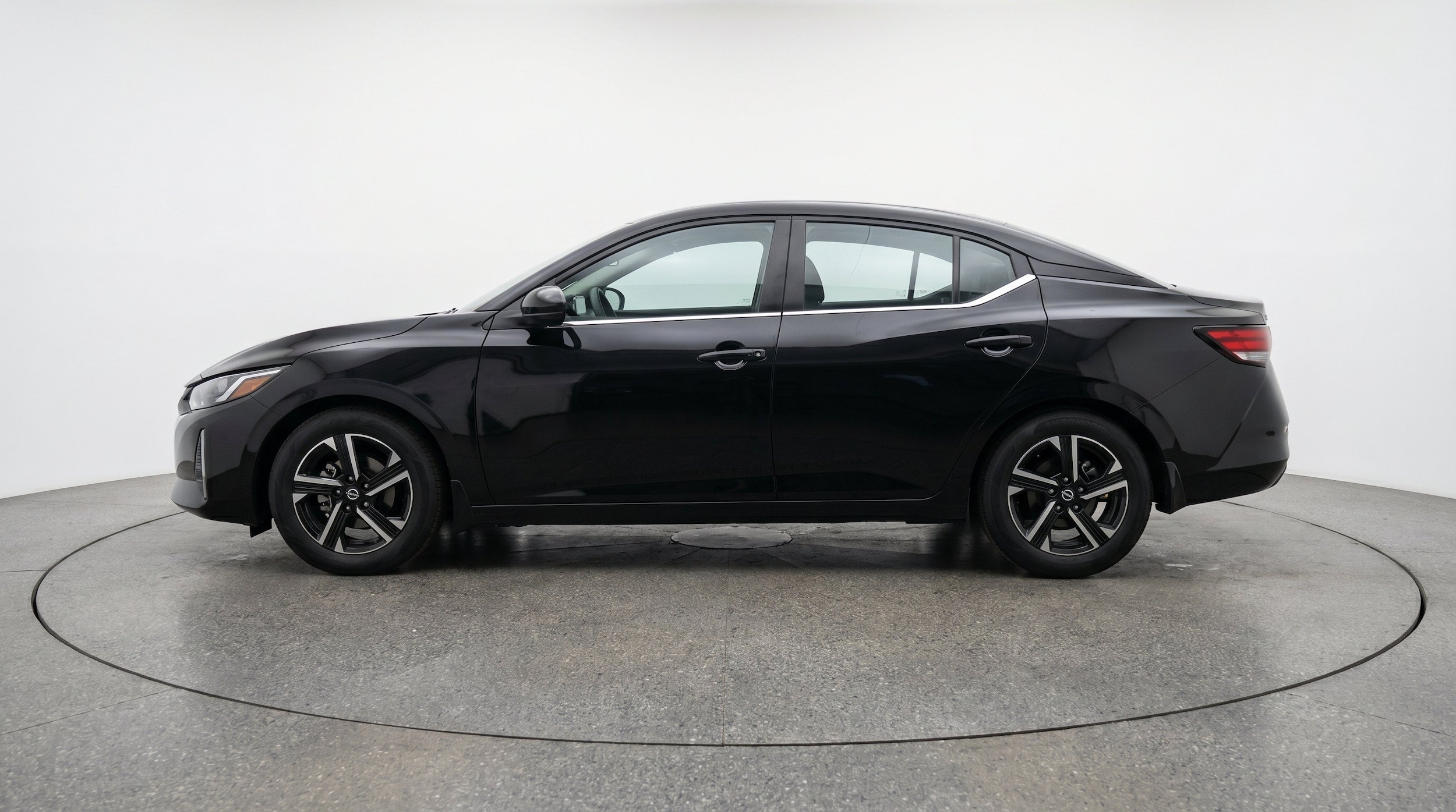 Thumbnail: 2025 Nissan Sentra - 5