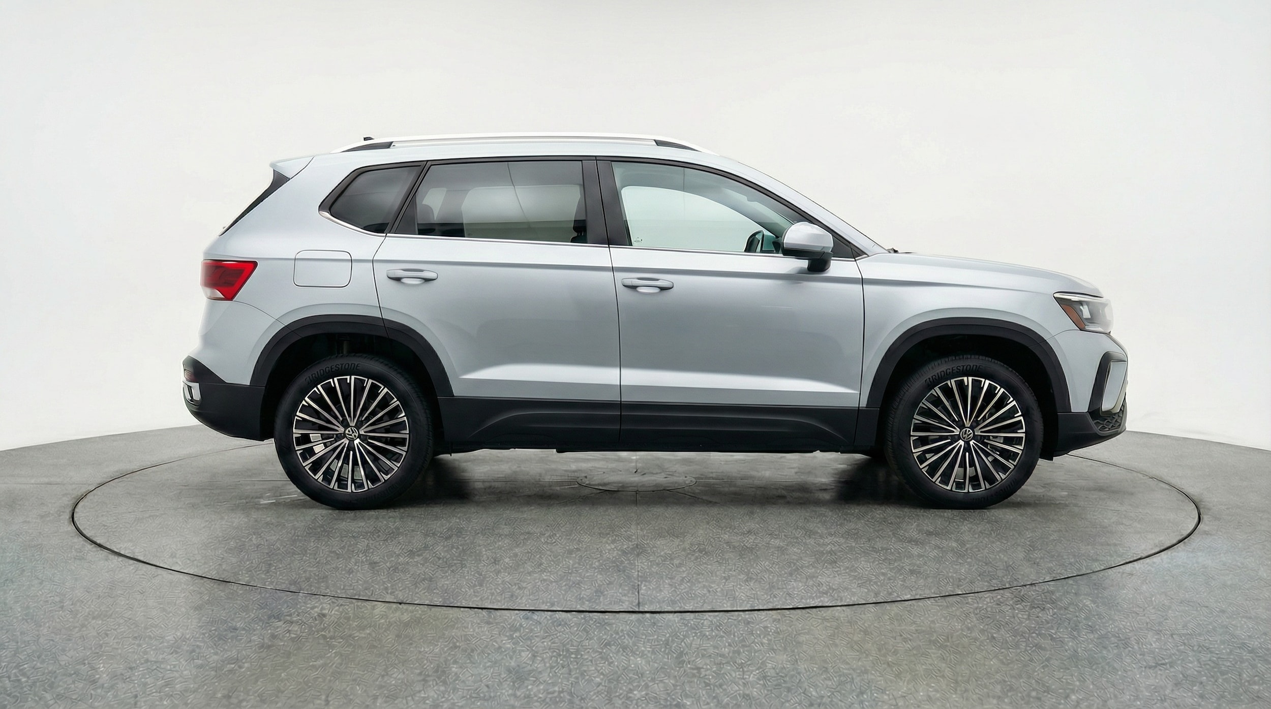 Thumbnail: 2025 Volkswagen Taos - 8