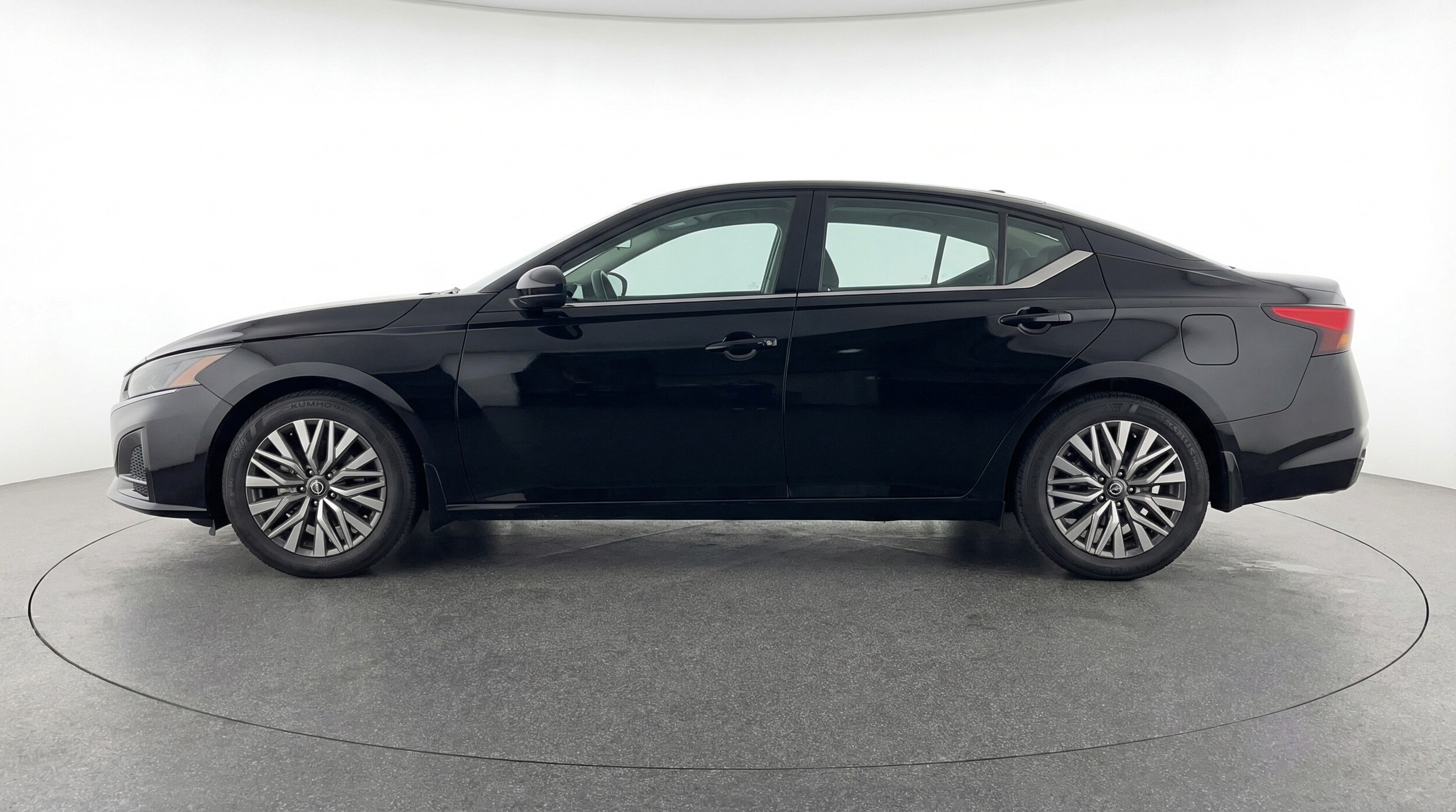 Thumbnail: 2025 Nissan Altima - 4