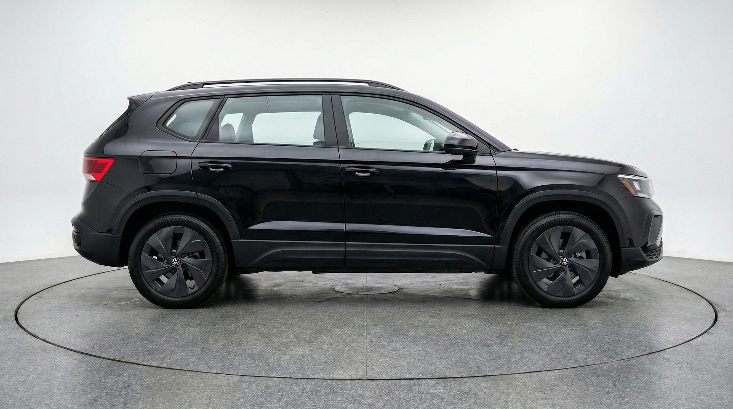 Thumbnail: 2025 Volkswagen Taos - 8