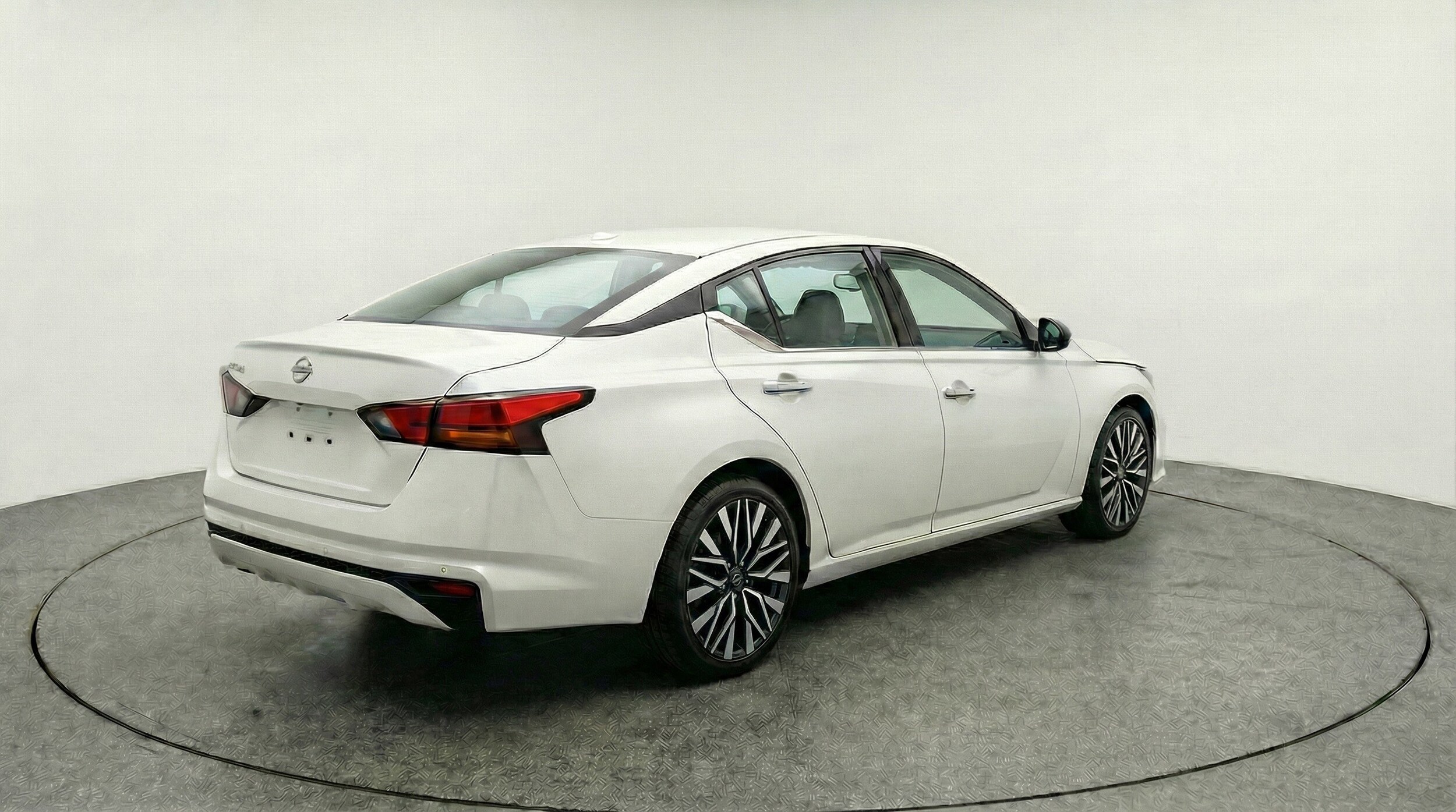 Thumbnail: 2025 Nissan Altima - 9