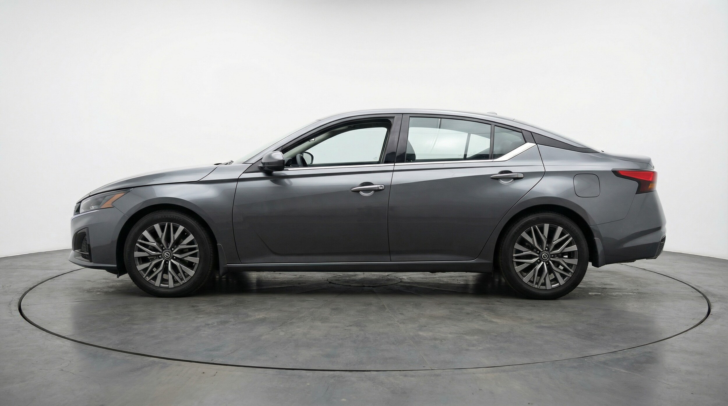 Thumbnail: 2025 Nissan Altima - 4