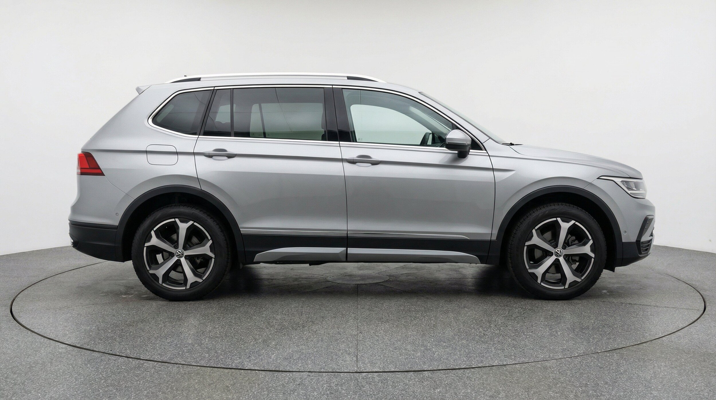 Thumbnail: 2026 Volkswagen Tiguan - 10