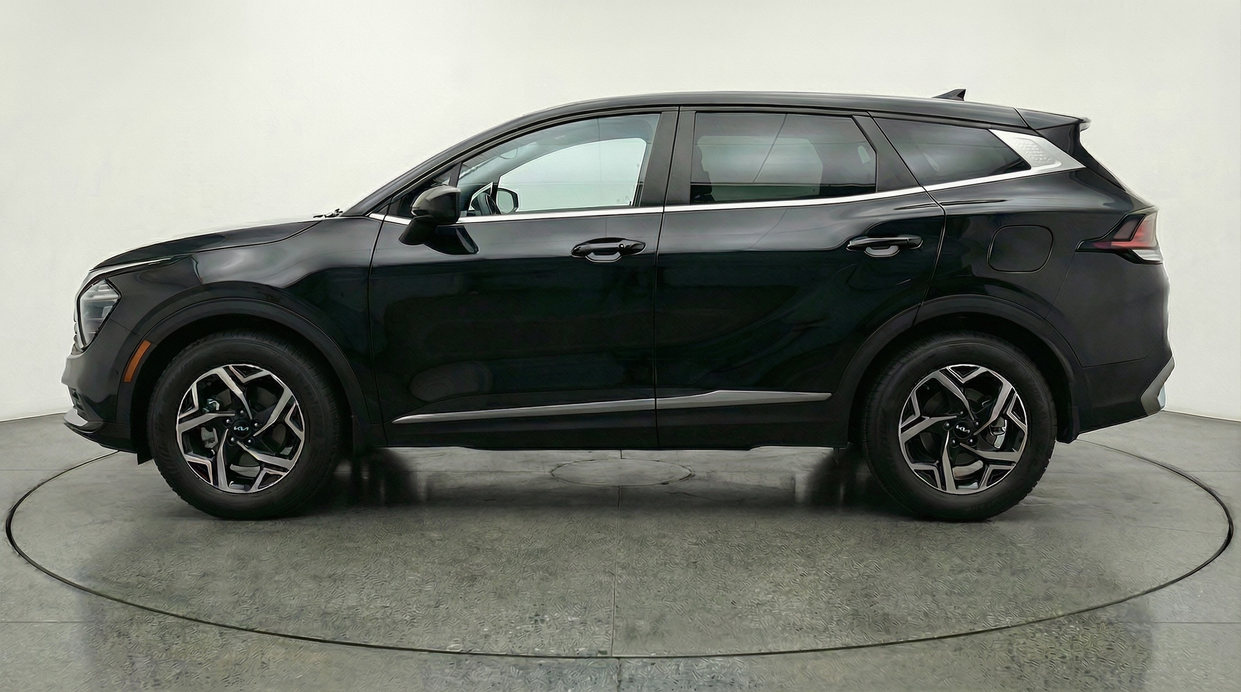 Thumbnail: 2025 Kia Sportage - 4