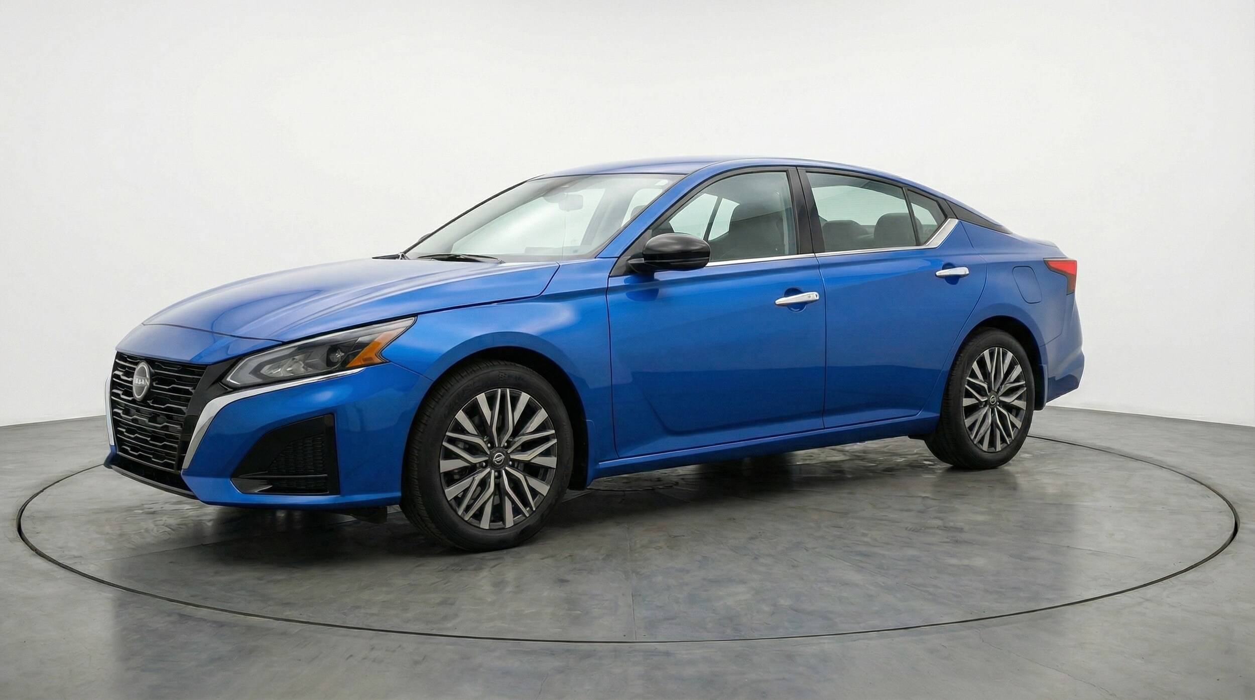 Thumbnail: 2025 Nissan Altima - 3