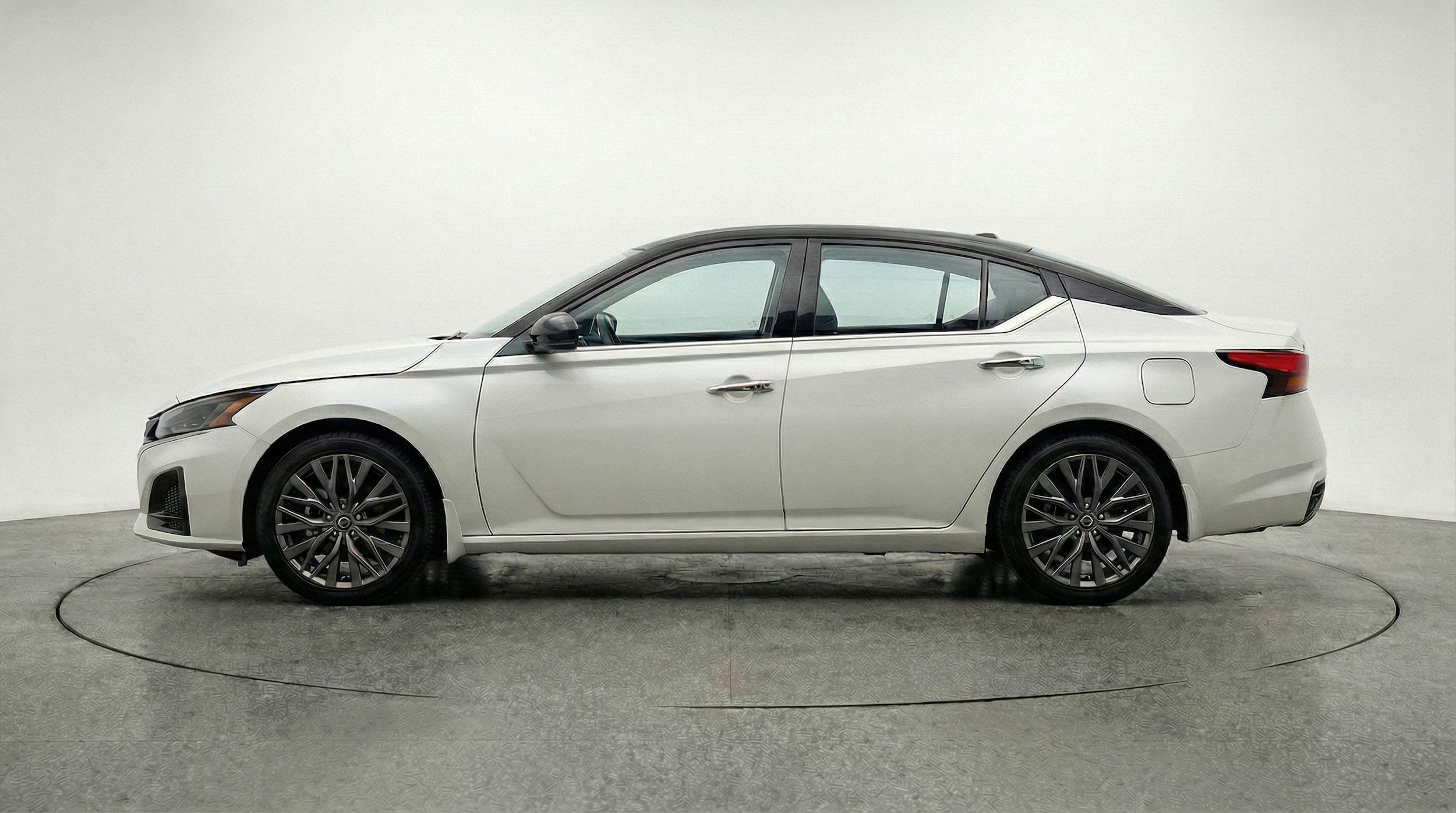 Thumbnail: 2025 Nissan Altima - 4