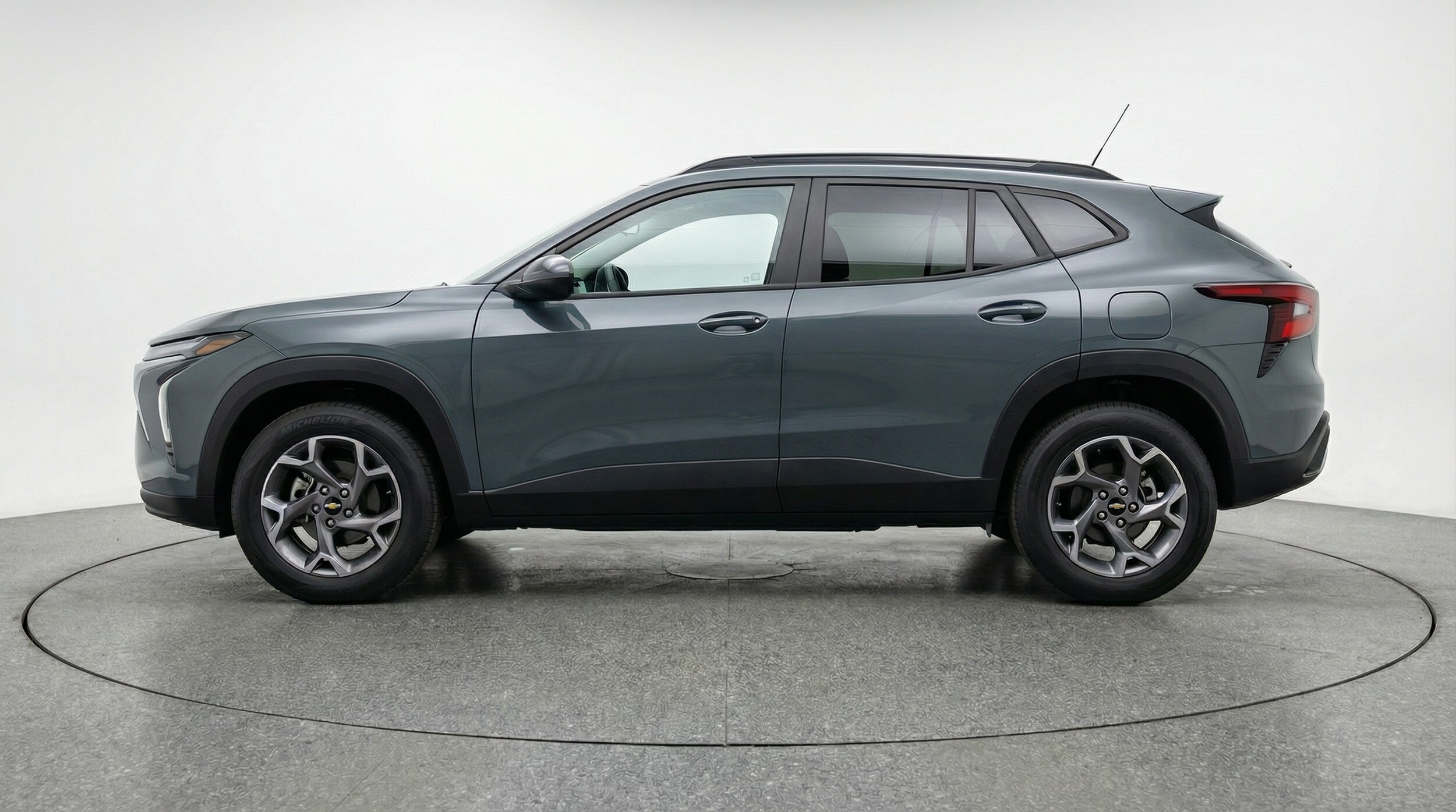 Thumbnail: 2025 Chevrolet Trax - 4