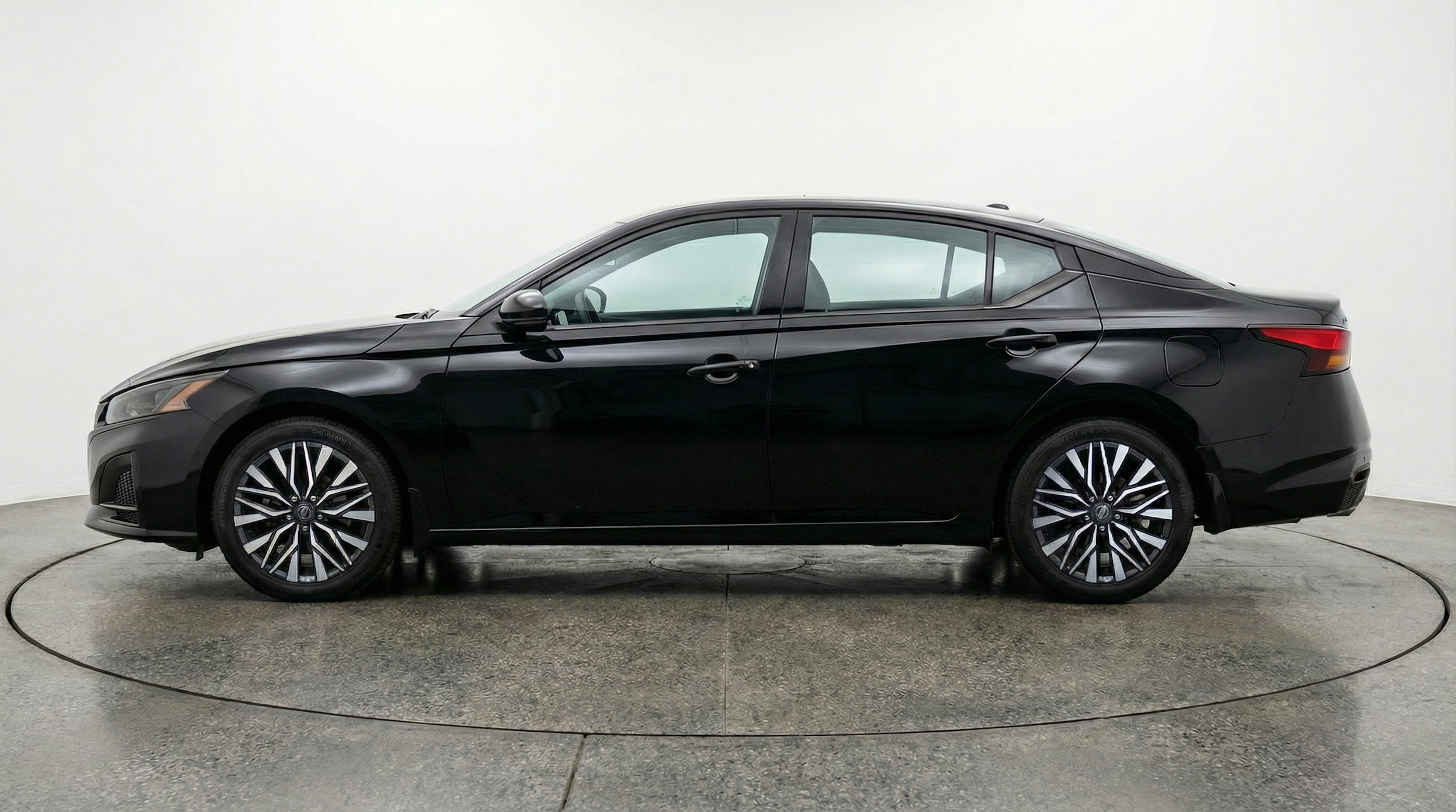 Thumbnail: 2025 Nissan Altima - 4