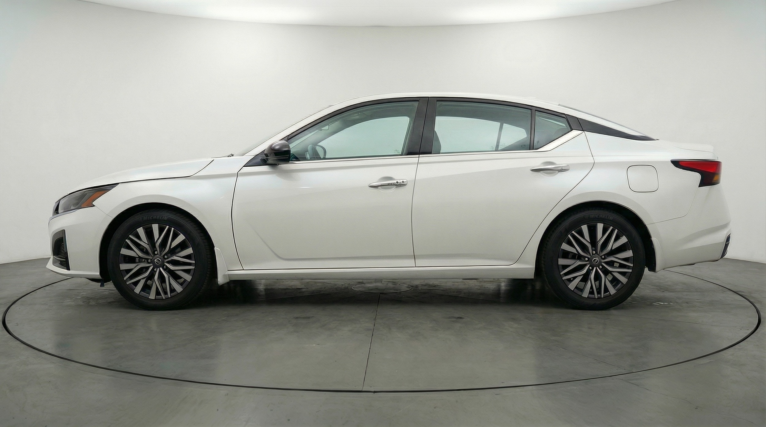 Thumbnail: 2025 Nissan Altima - 4