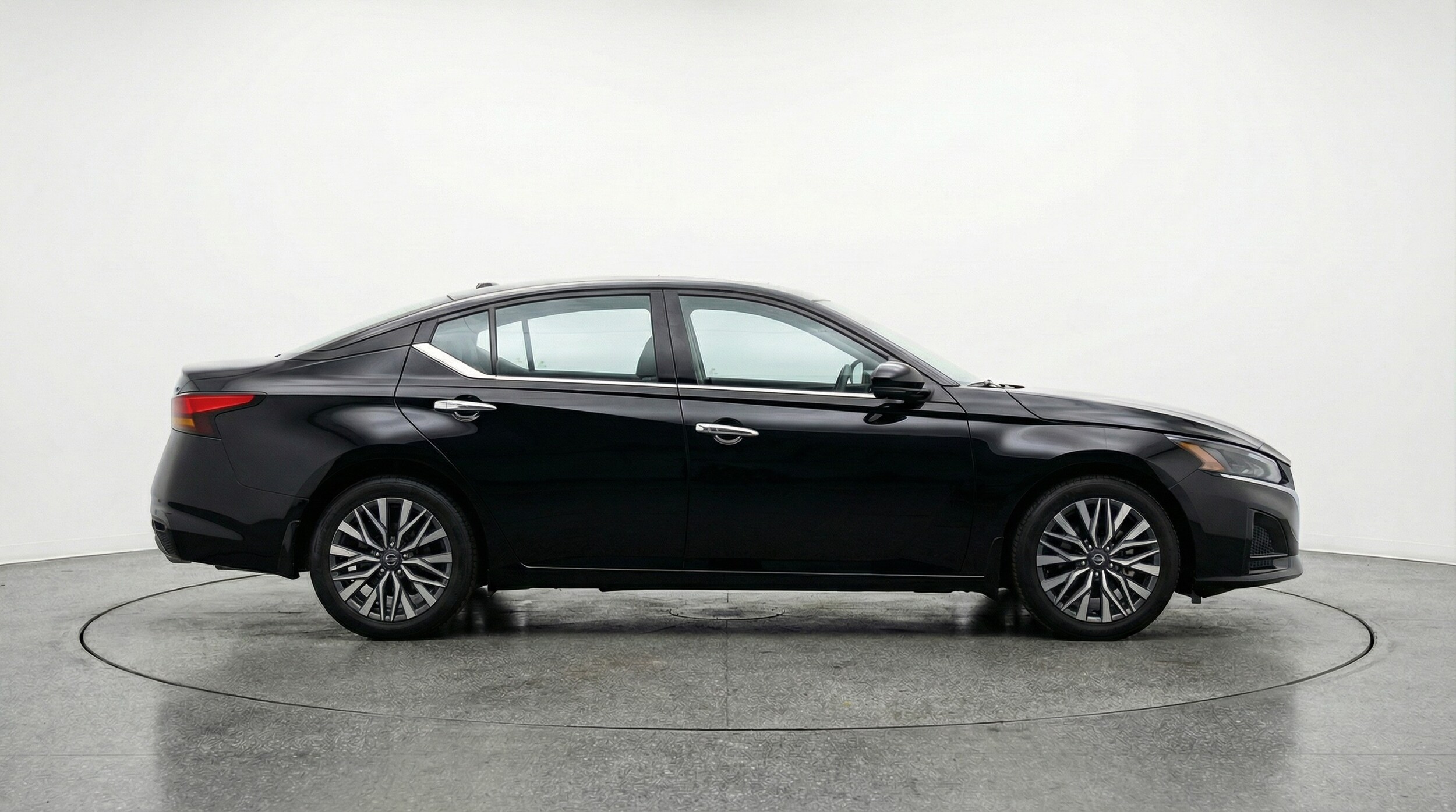 Thumbnail: 2025 Nissan Altima - 8