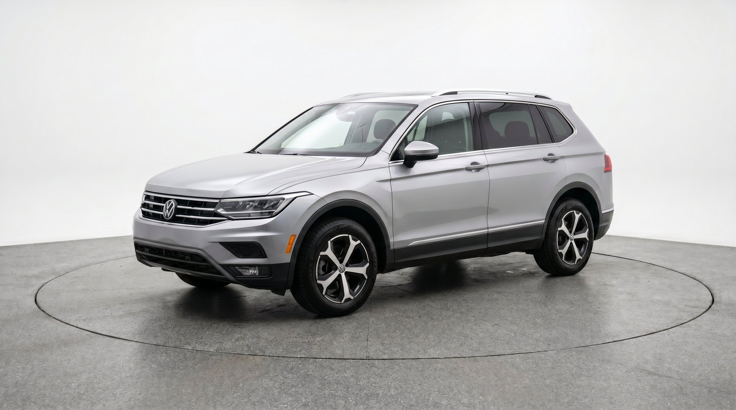 Thumbnail: 2026 Volkswagen Tiguan - 3
