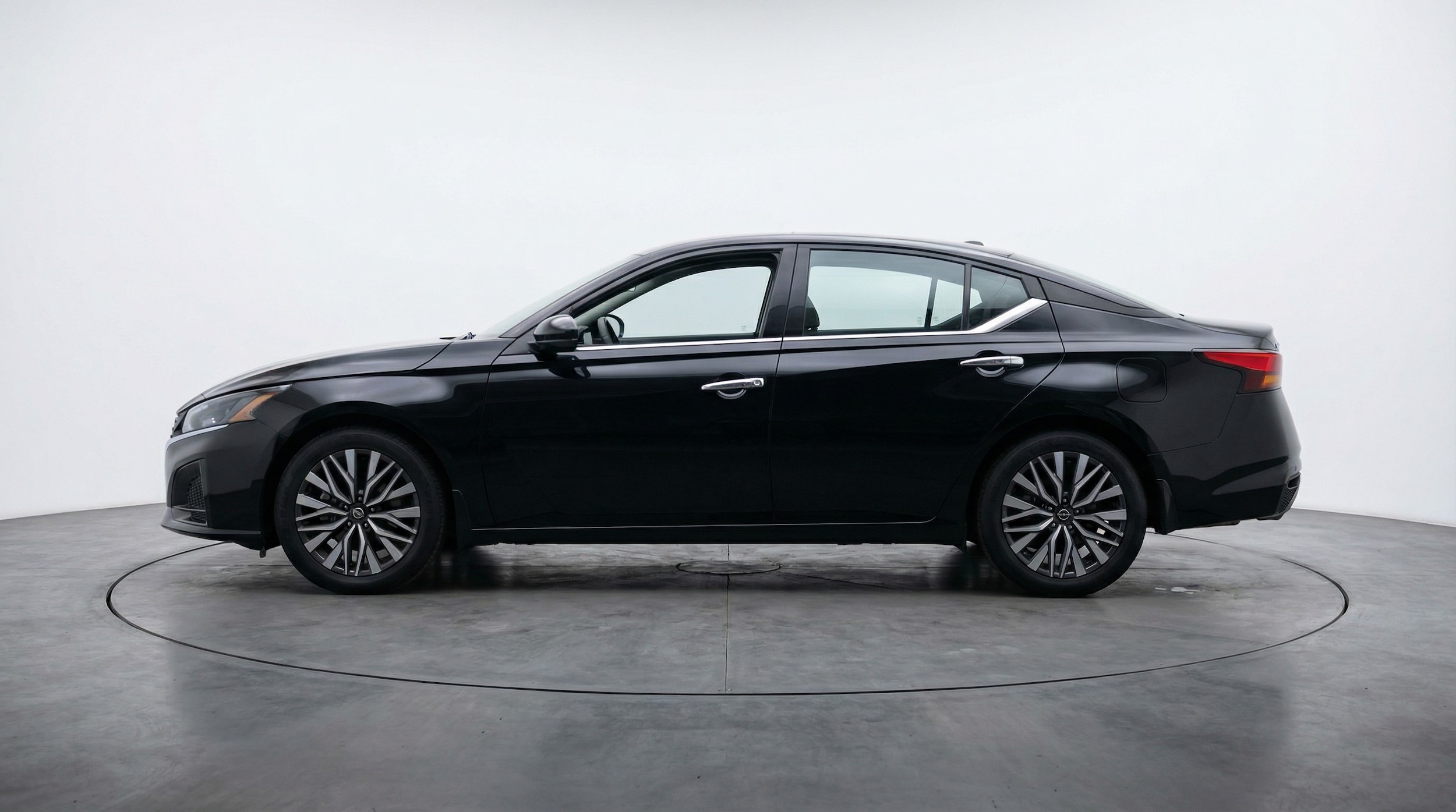 Thumbnail: 2025 Nissan Altima - 4