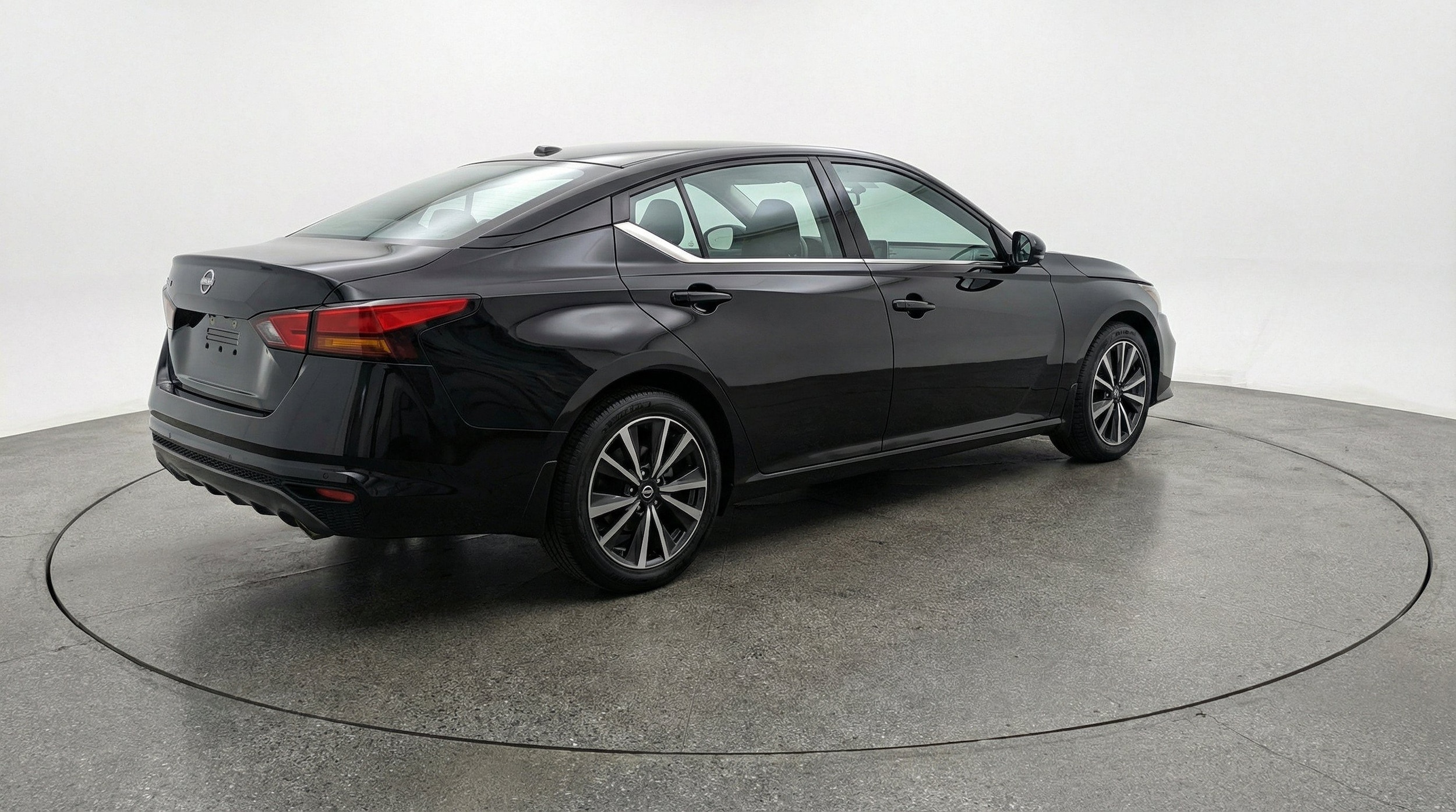Thumbnail: 2025 Nissan Altima - 9