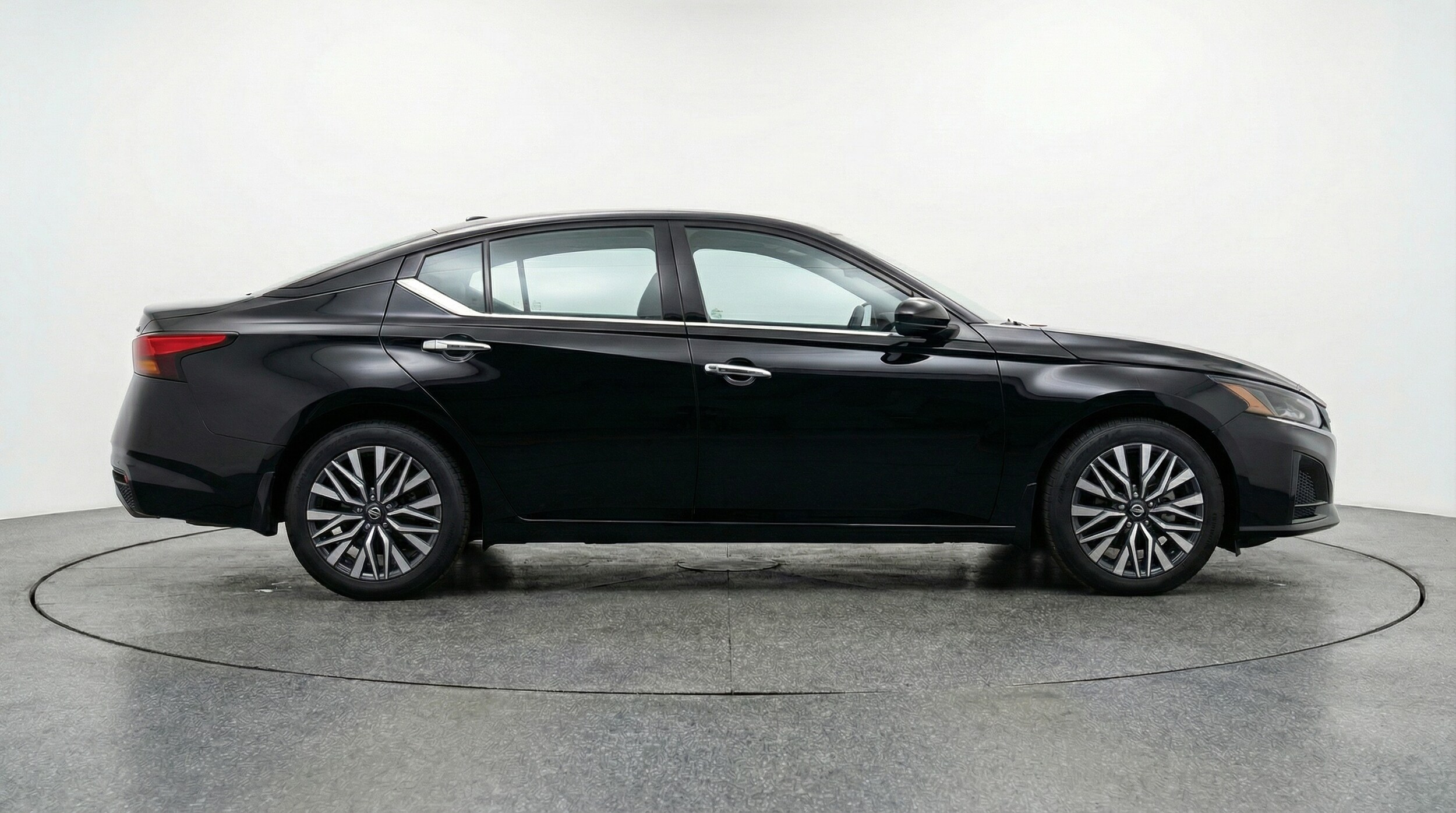Thumbnail: 2025 Nissan Altima - 8