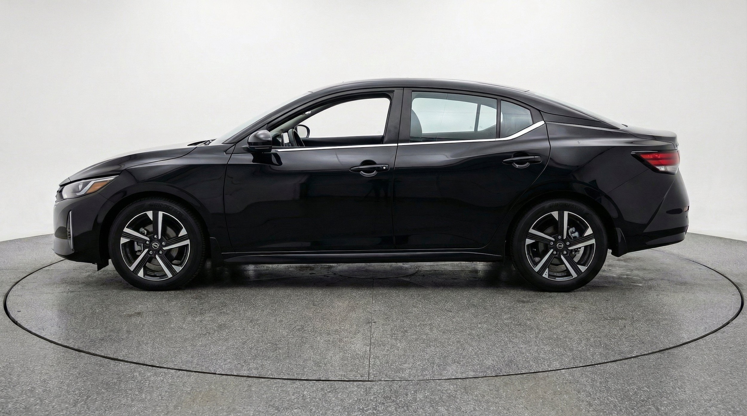 Thumbnail: 2025 Nissan Sentra - 5