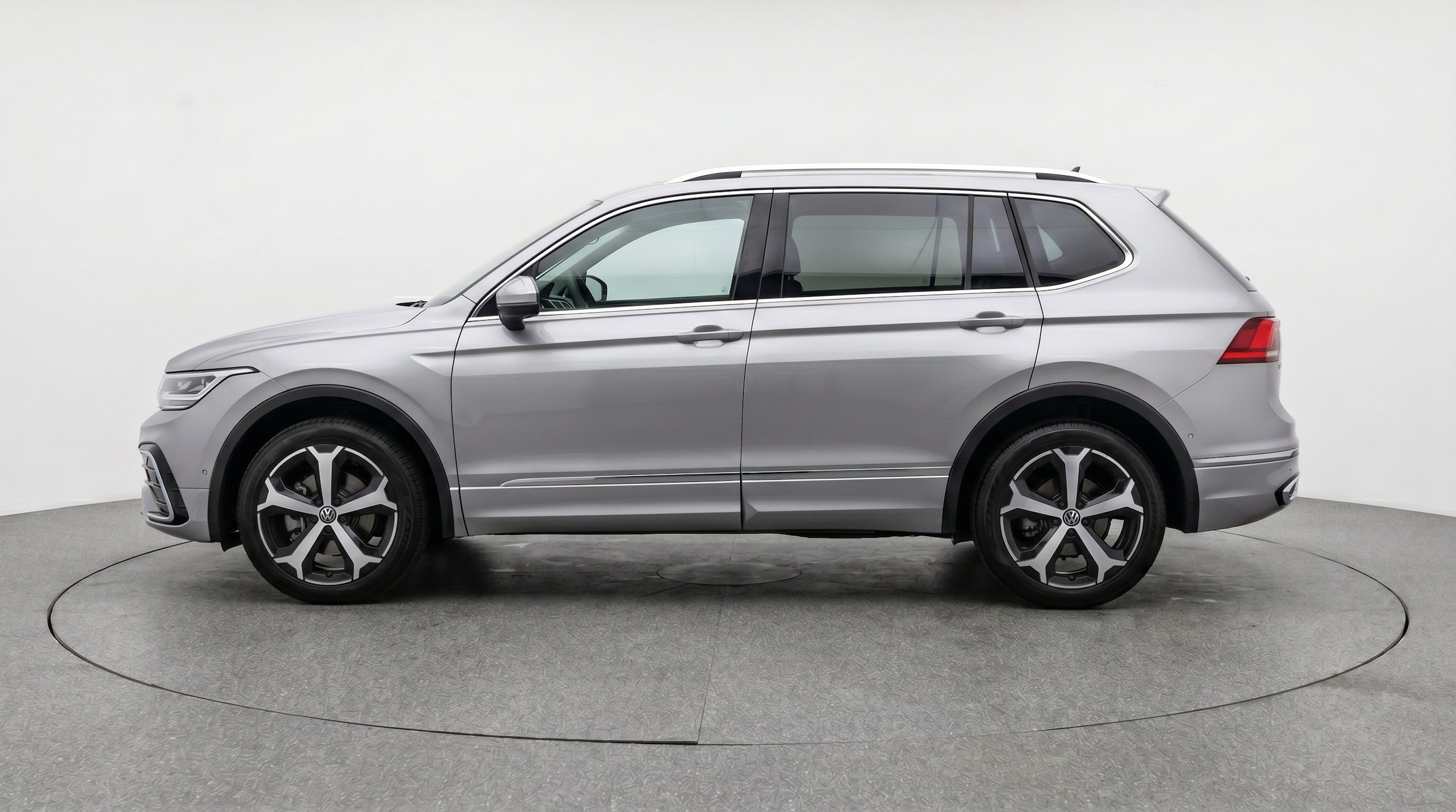 Thumbnail: 2026 Volkswagen Tiguan - 5