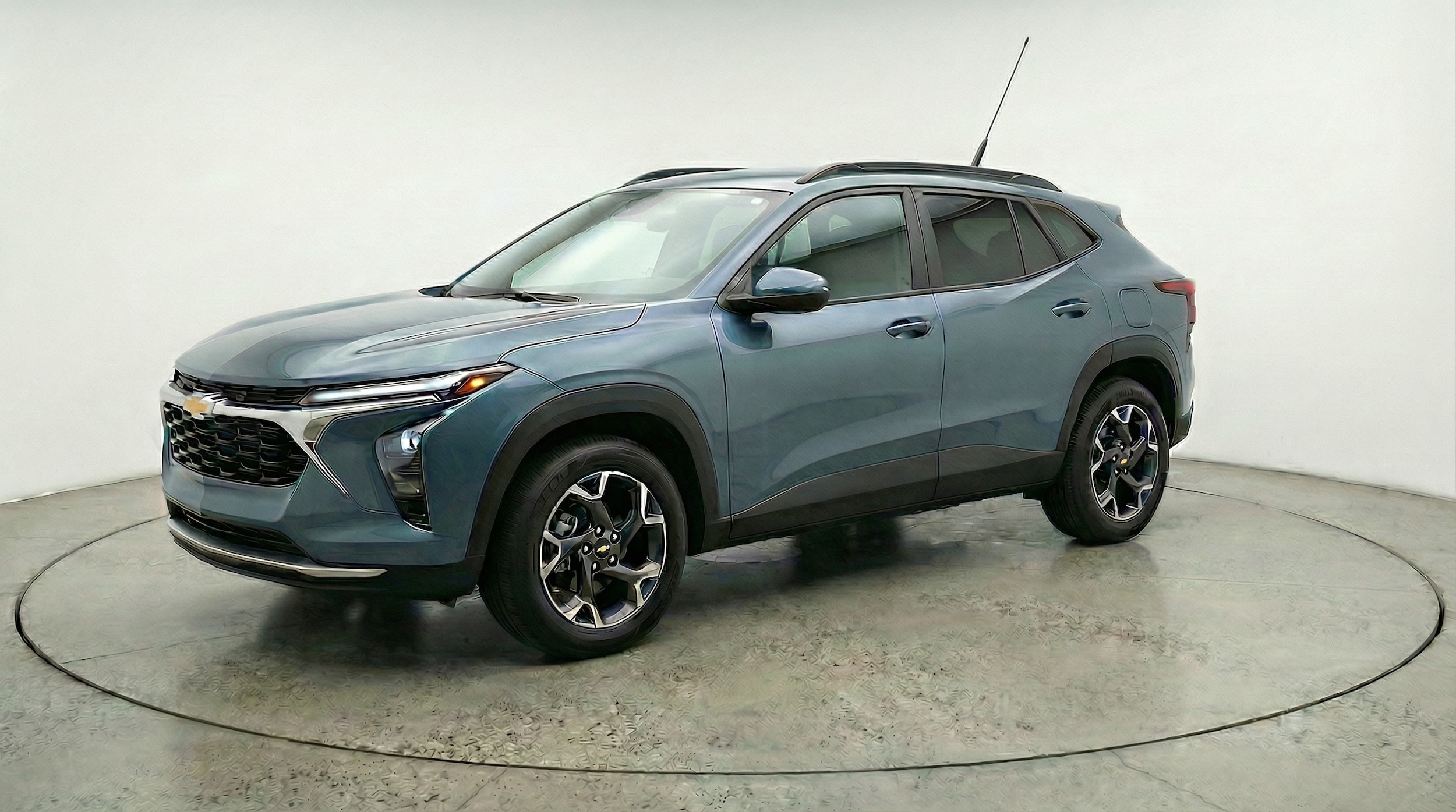 Thumbnail: 2025 Chevrolet Trax - 3