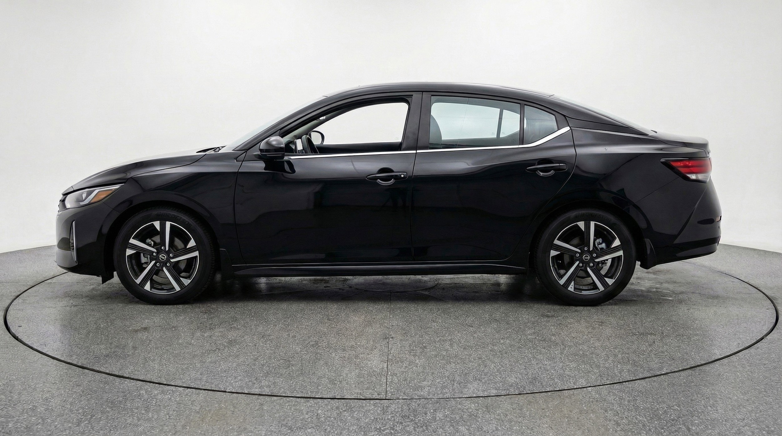 Thumbnail: 2025 Nissan Sentra - 5