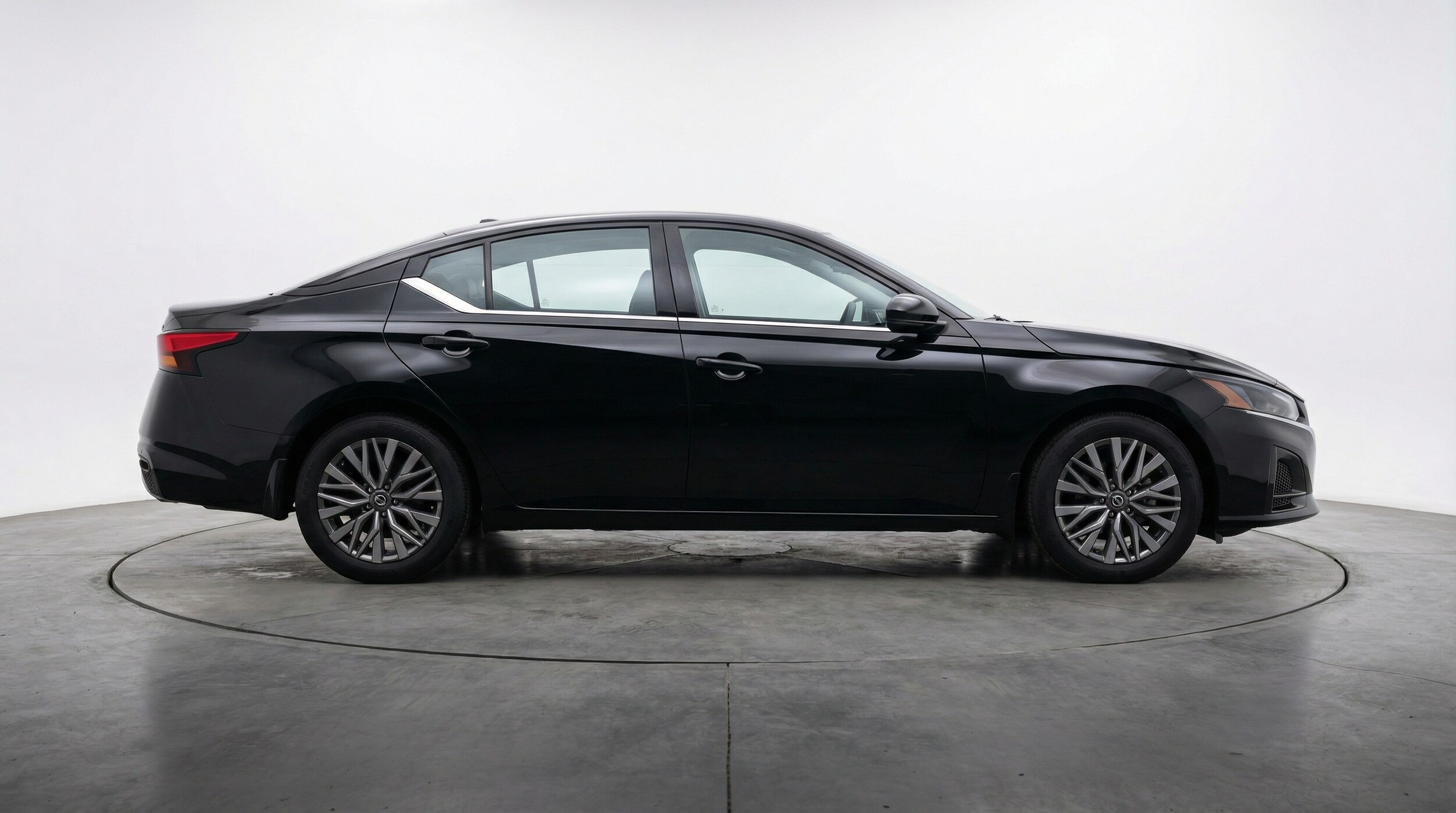 Thumbnail: 2025 Nissan Altima - 8
