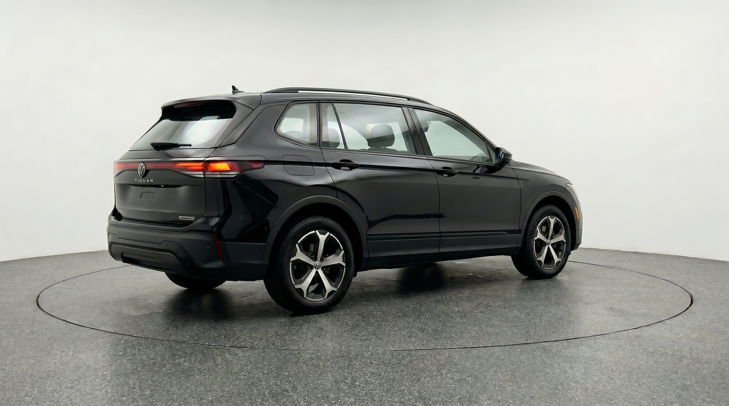 Thumbnail: 2026 Volkswagen Tiguan - 9