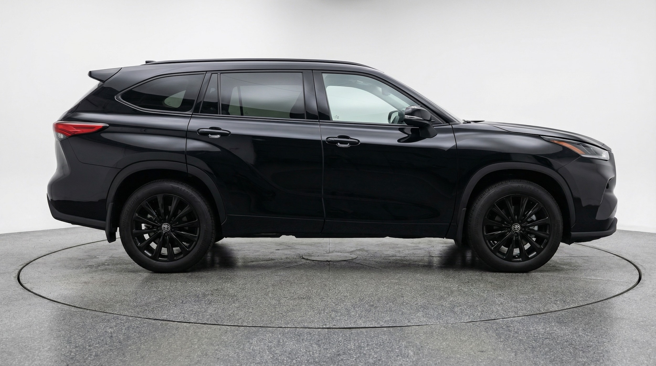 Thumbnail: 2025 Toyota Highlander - 8