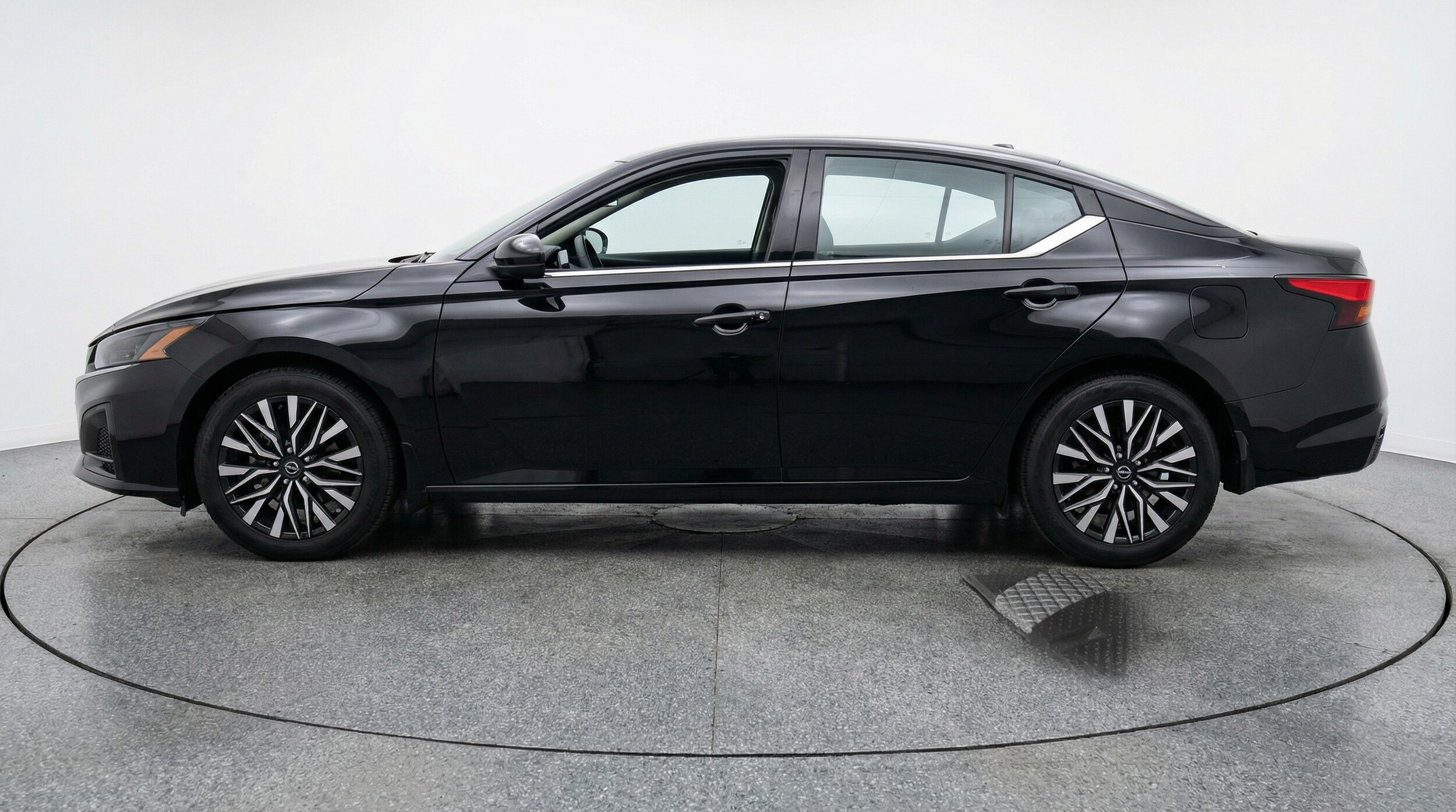 Thumbnail: 2025 Nissan Altima - 4