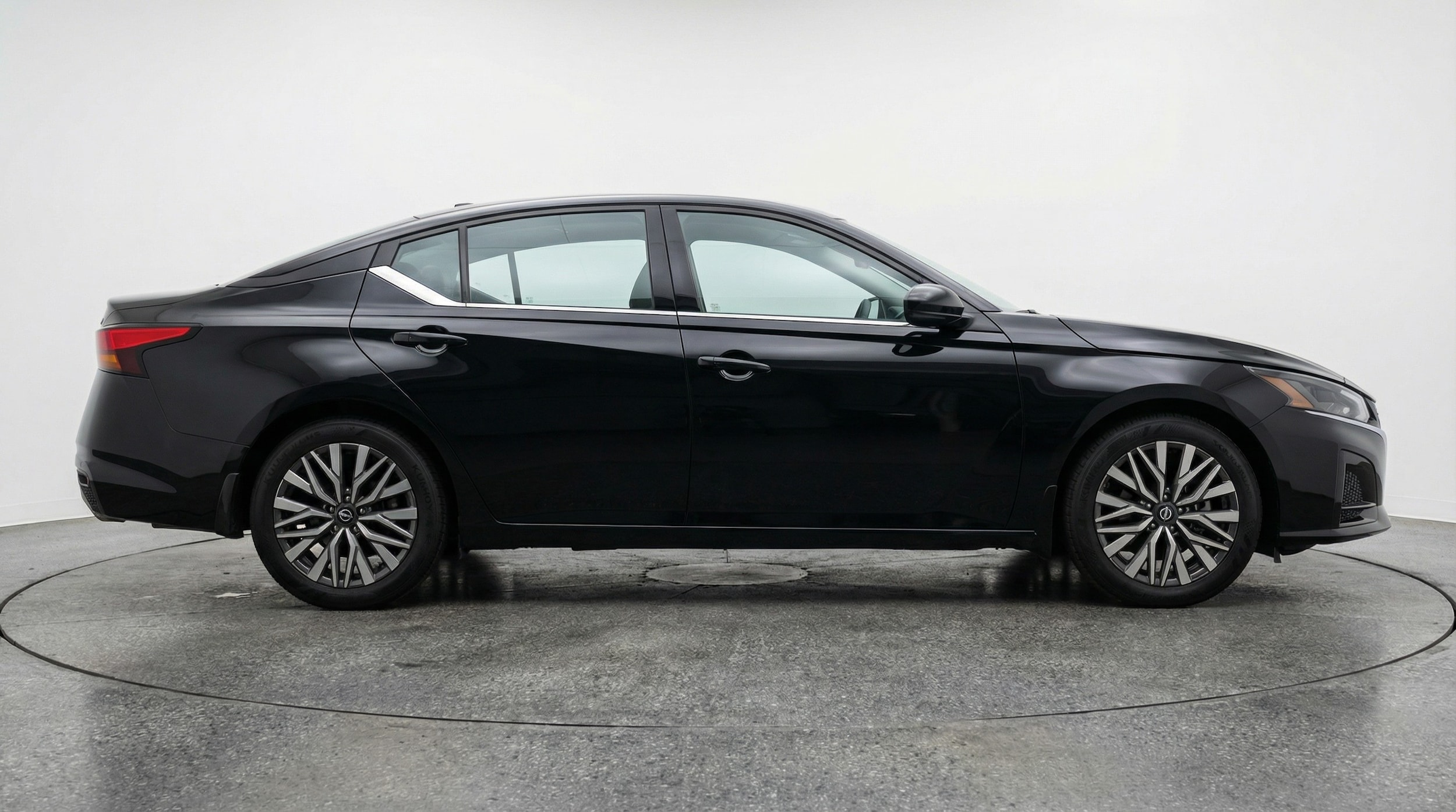 Thumbnail: 2025 Nissan Altima - 8