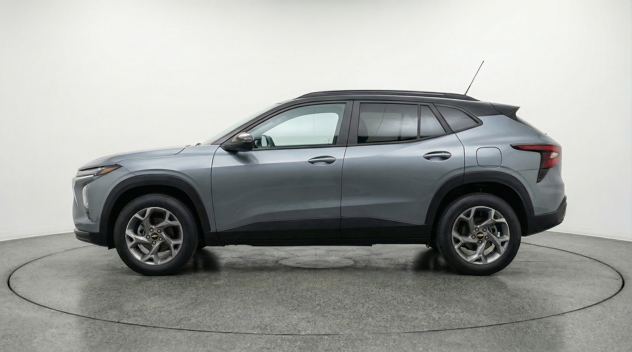 Thumbnail: 2025 Chevrolet Trax - 4