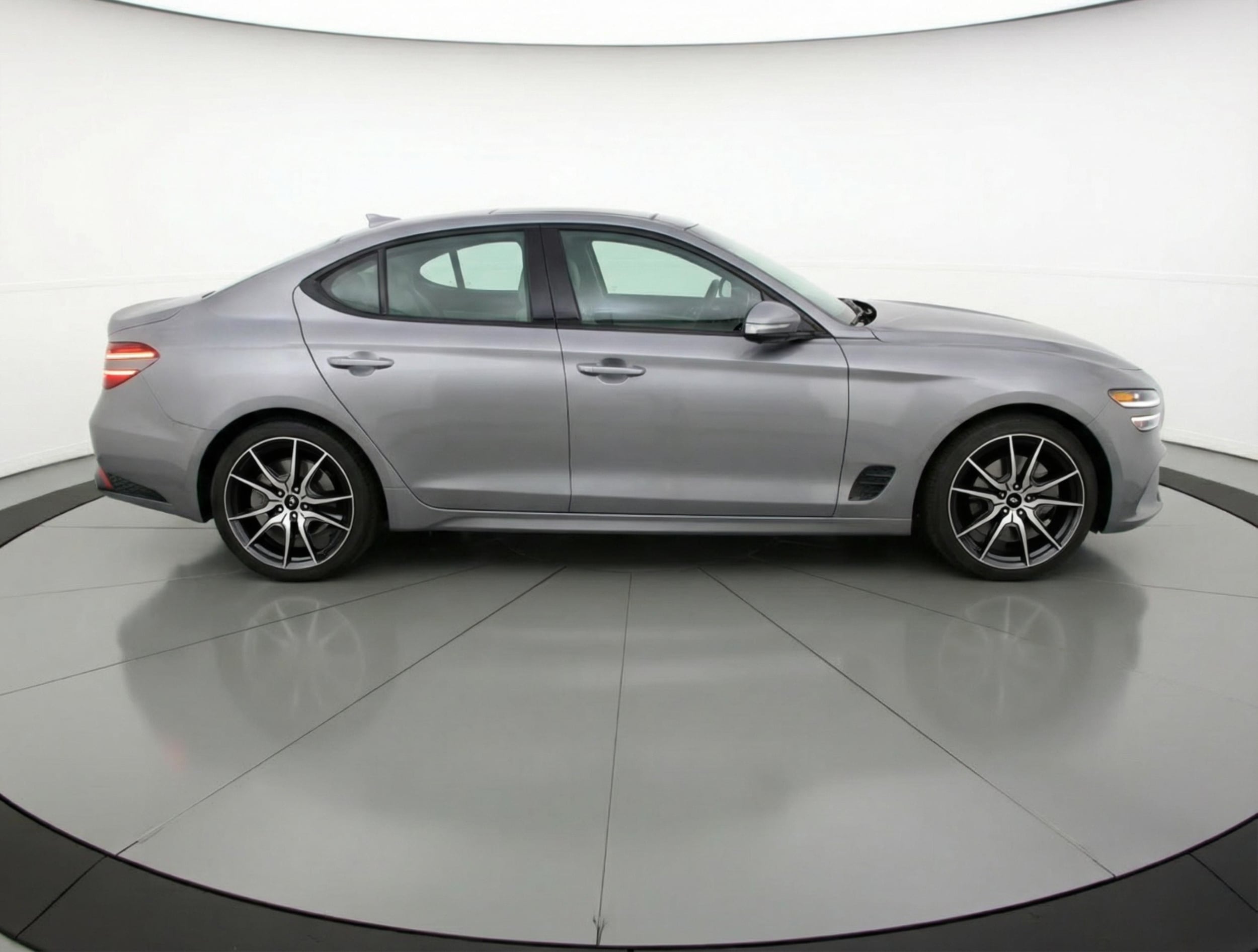 Thumbnail: 2025 Genesis G70 - 8