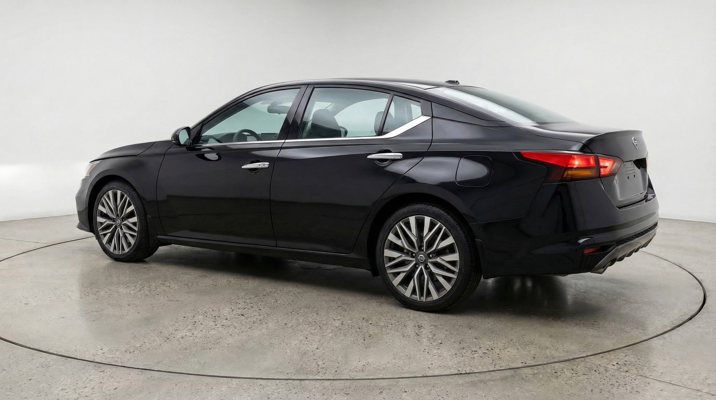 Thumbnail: 2025 Nissan Altima - 5