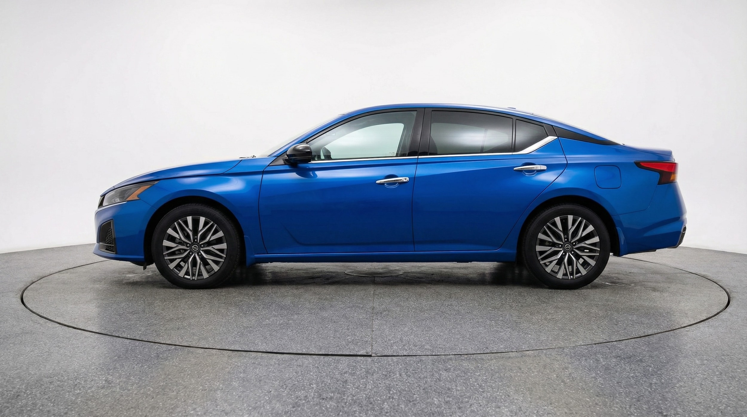 Thumbnail: 2025 Nissan Altima - 4