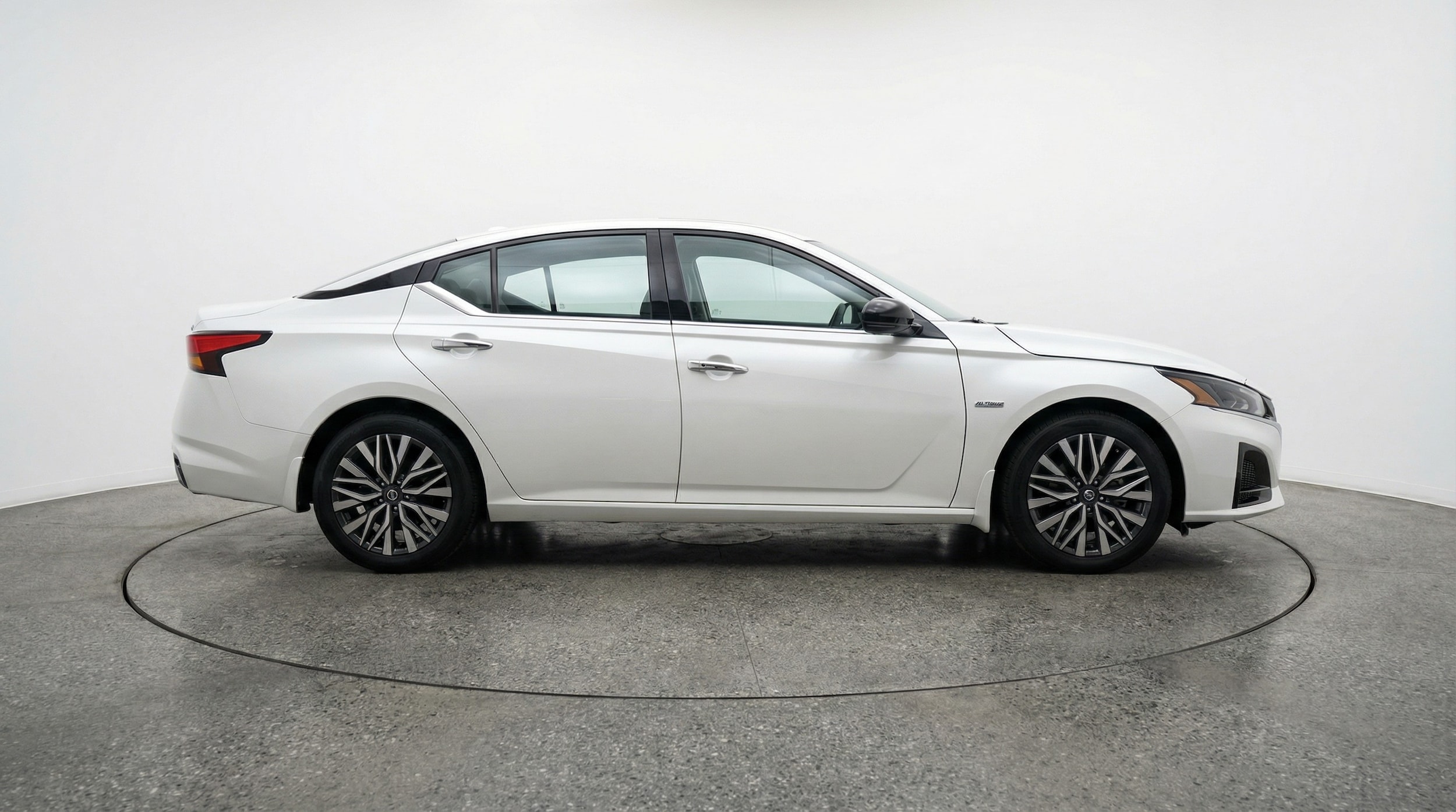 Thumbnail: 2025 Nissan Altima - 8