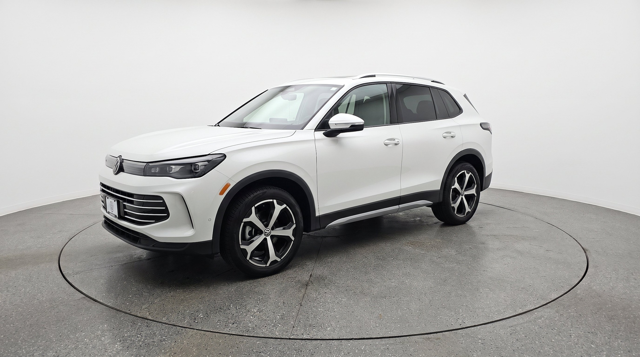 Thumbnail: 2026 Volkswagen Tiguan - 3