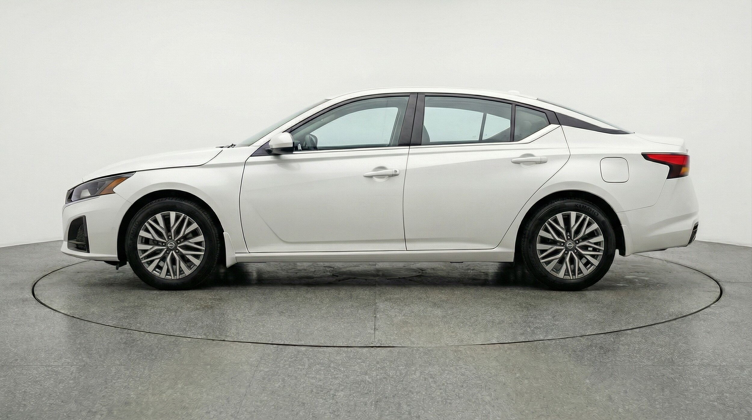 Thumbnail: 2025 Nissan Altima - 4