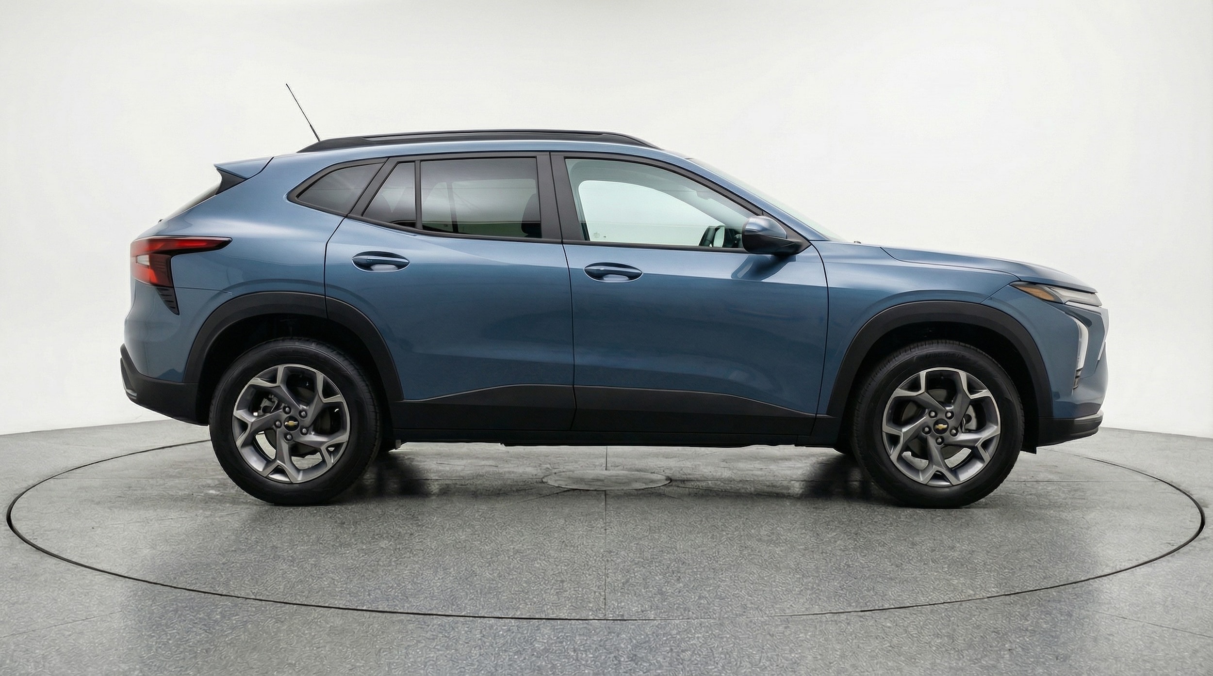 Thumbnail: 2025 Chevrolet Trax - 8