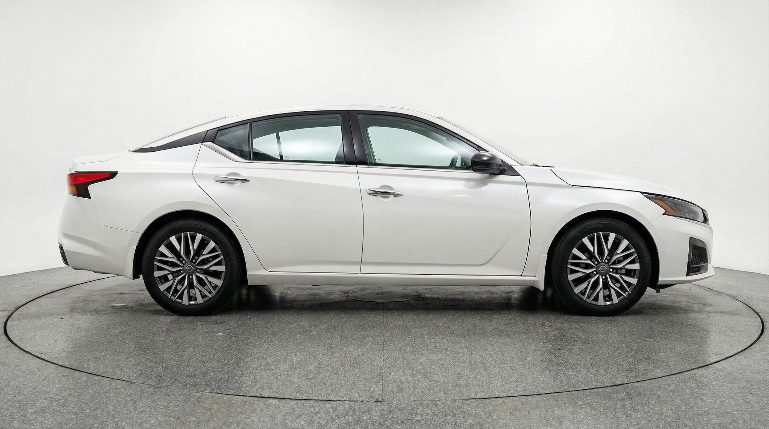 Thumbnail: 2025 Nissan Altima - 8