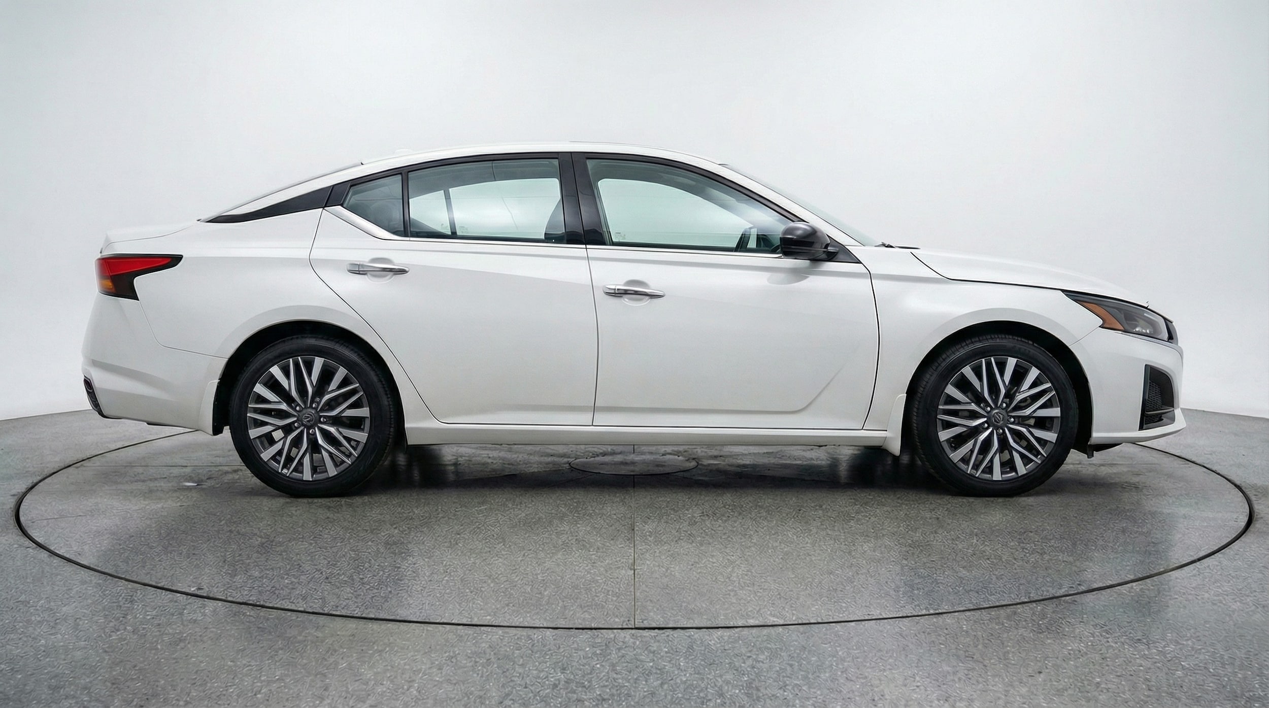 Thumbnail: 2025 Nissan Altima - 8
