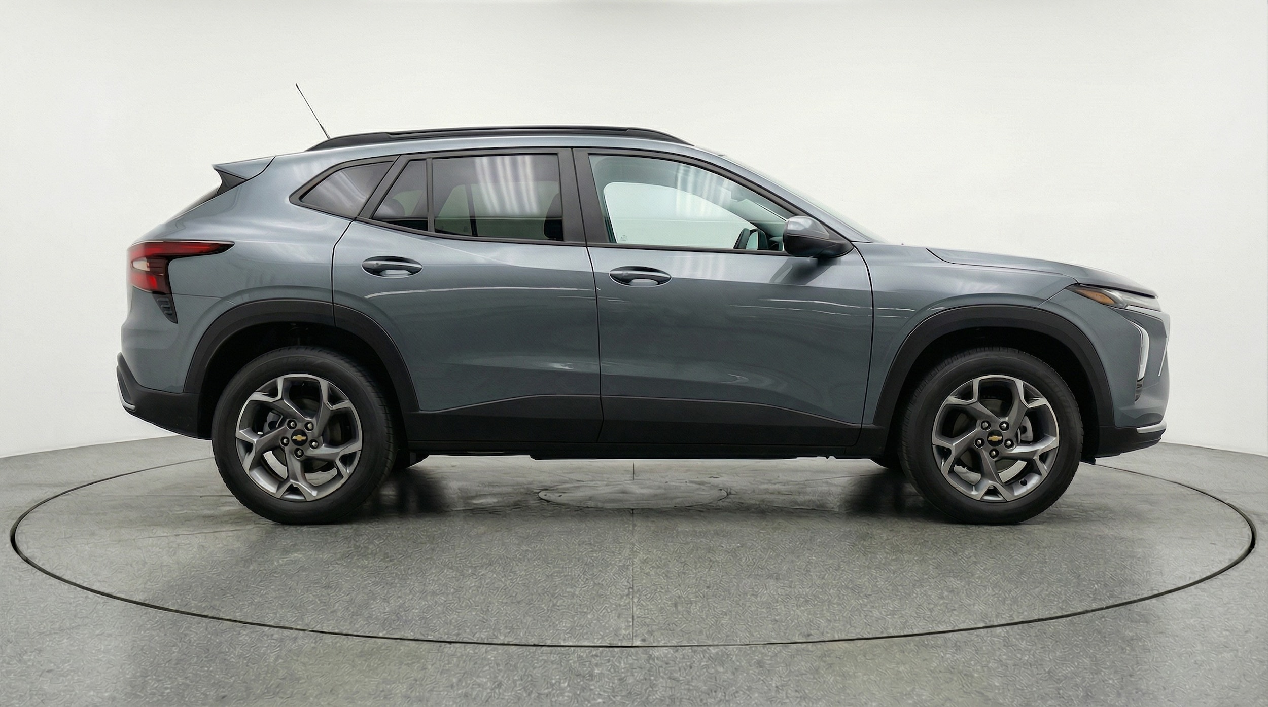 Thumbnail: 2025 Chevrolet Trax - 8