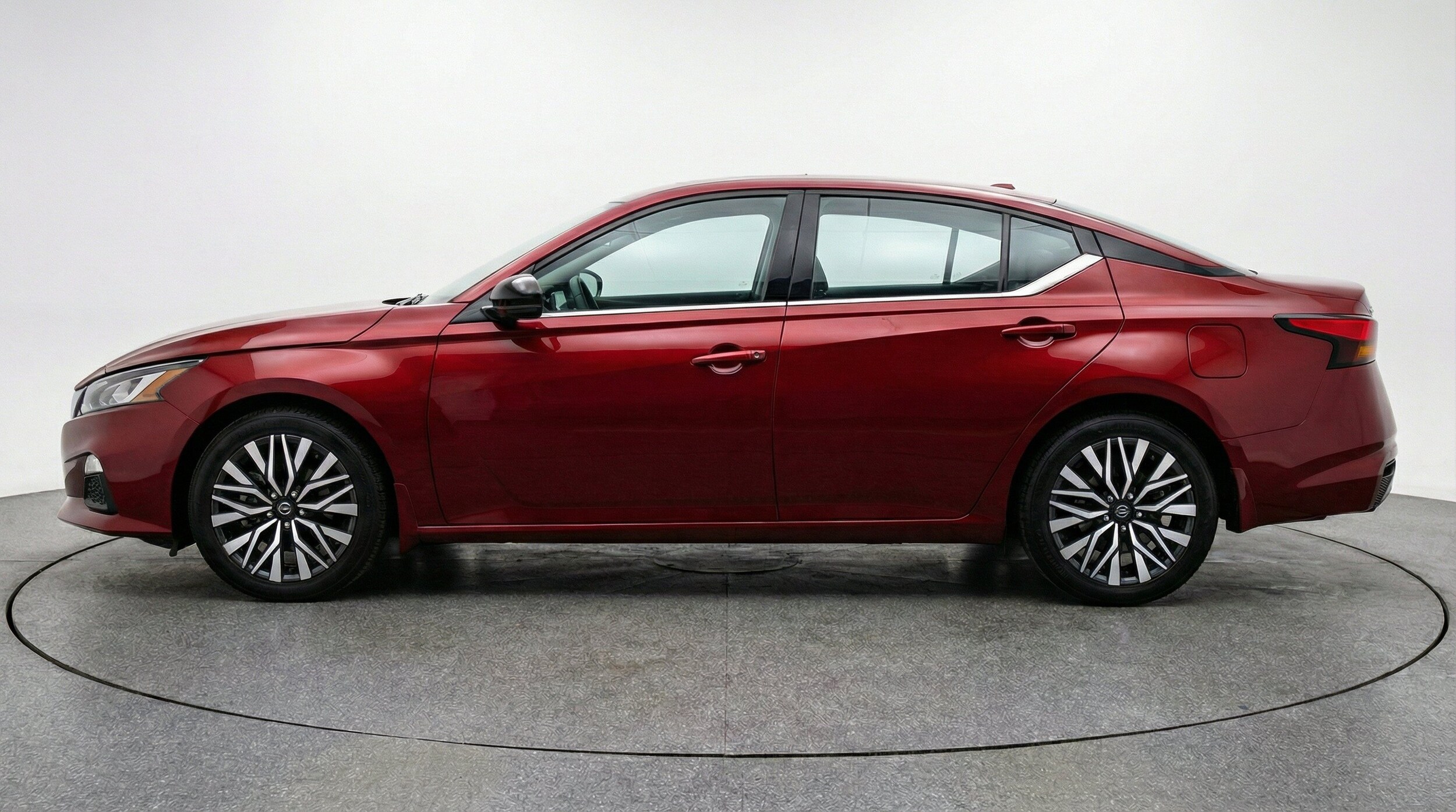 Thumbnail: 2025 Nissan Altima - 5