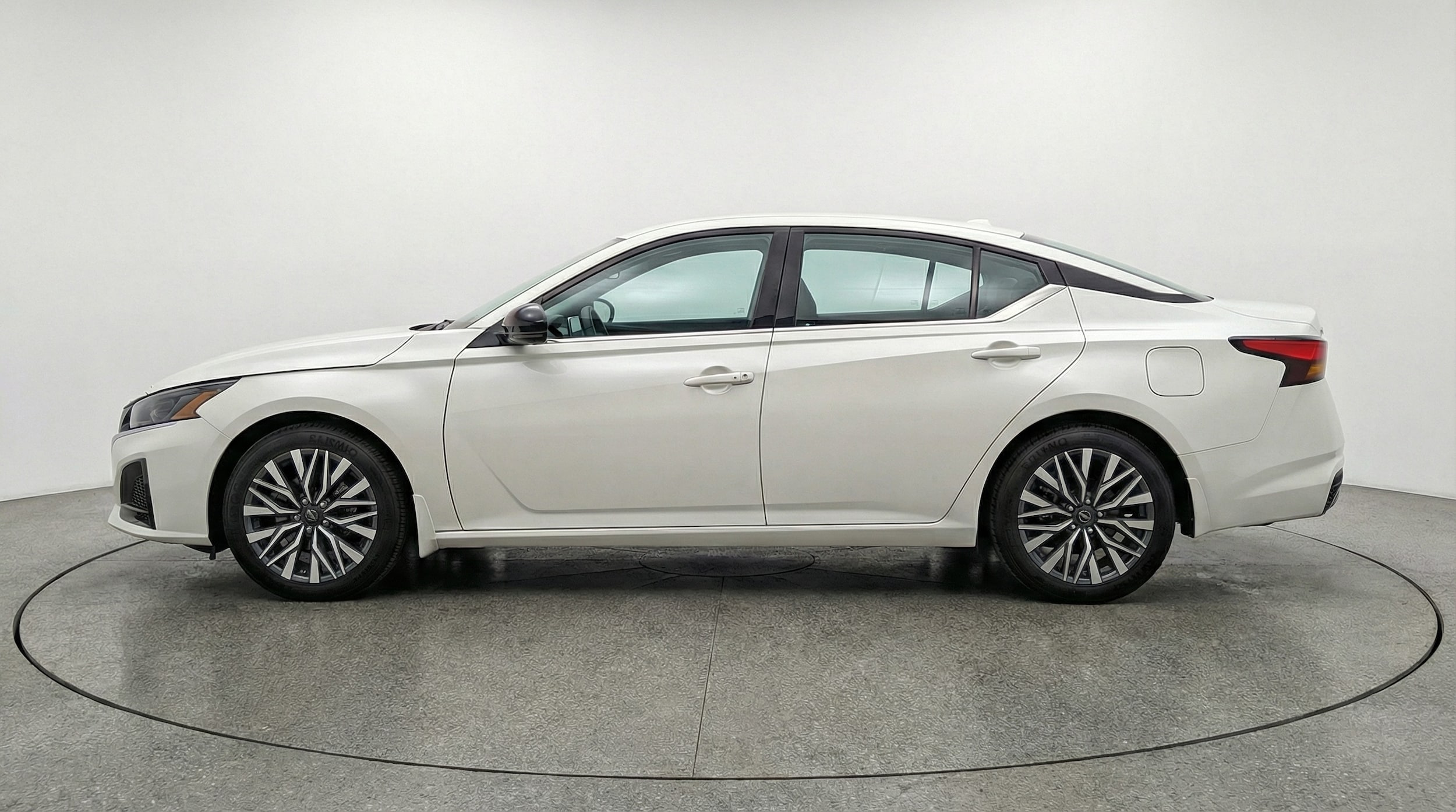 Thumbnail: 2025 Nissan Altima - 4