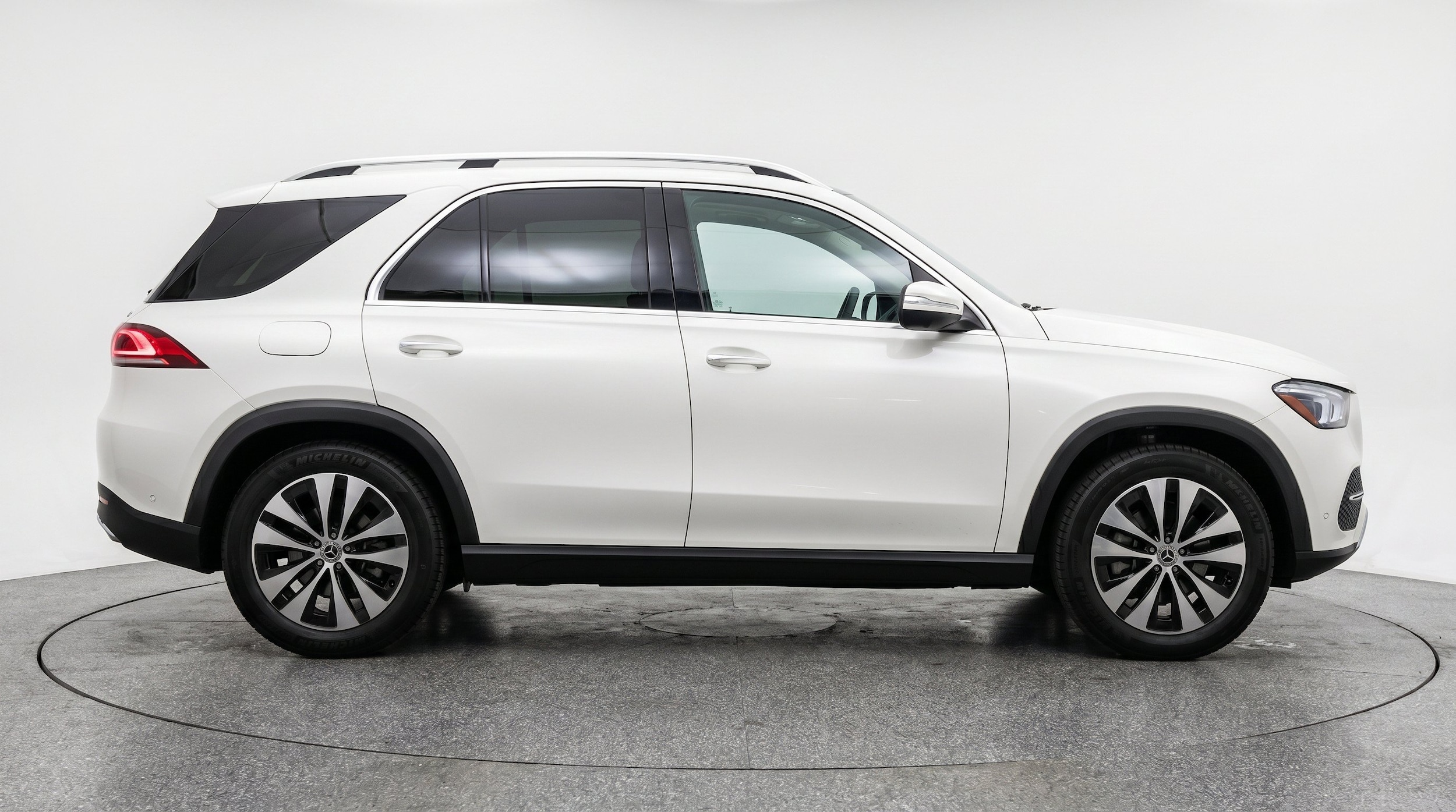 Thumbnail: 2026 Mercedes-Benz GLE - 10