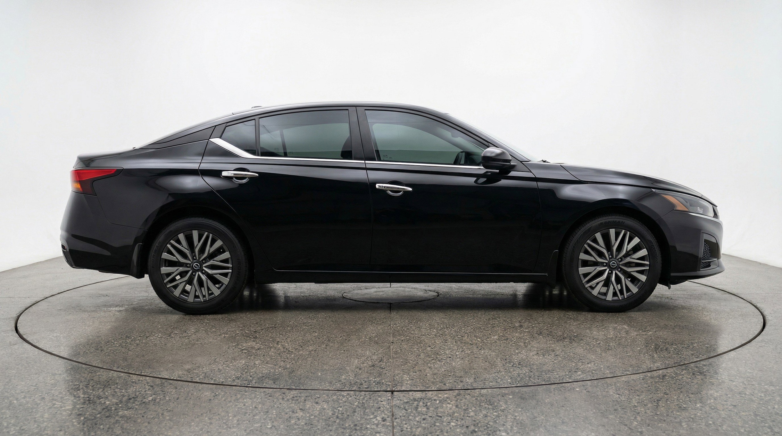 Thumbnail: 2025 Nissan Altima - 11